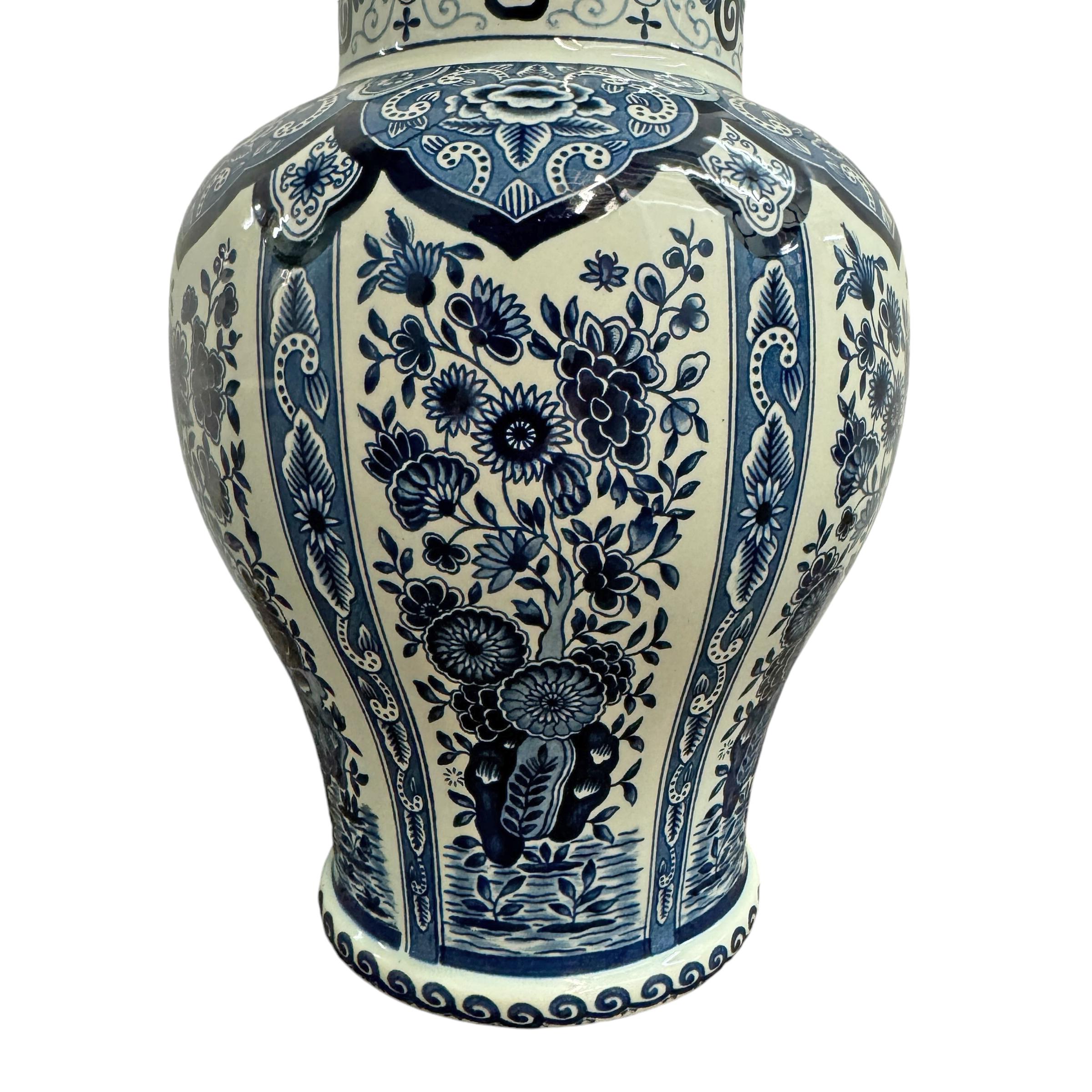 Pair of Delft Blue and White Ginger Jars 4
