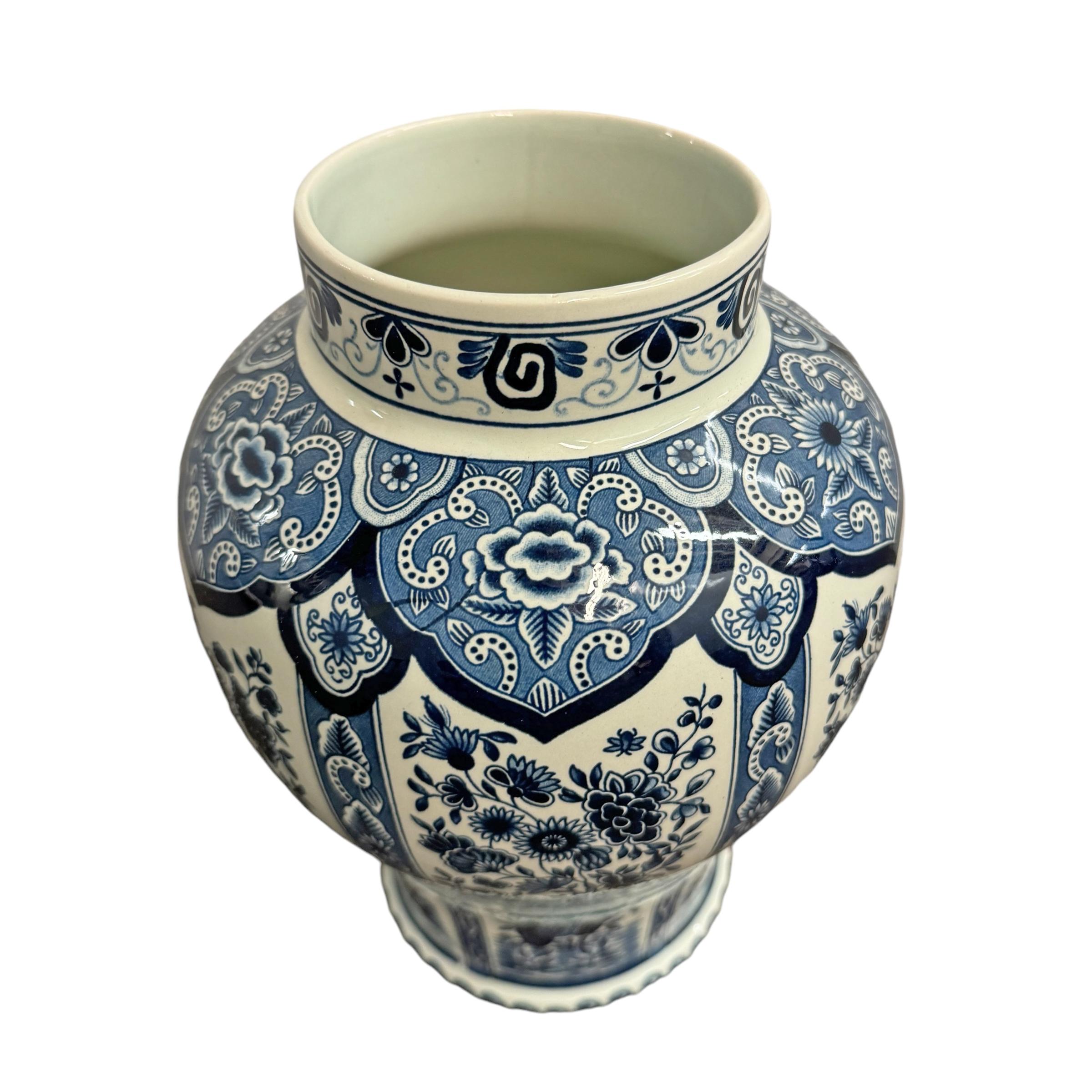 Pair of Delft Blue and White Ginger Jars 2