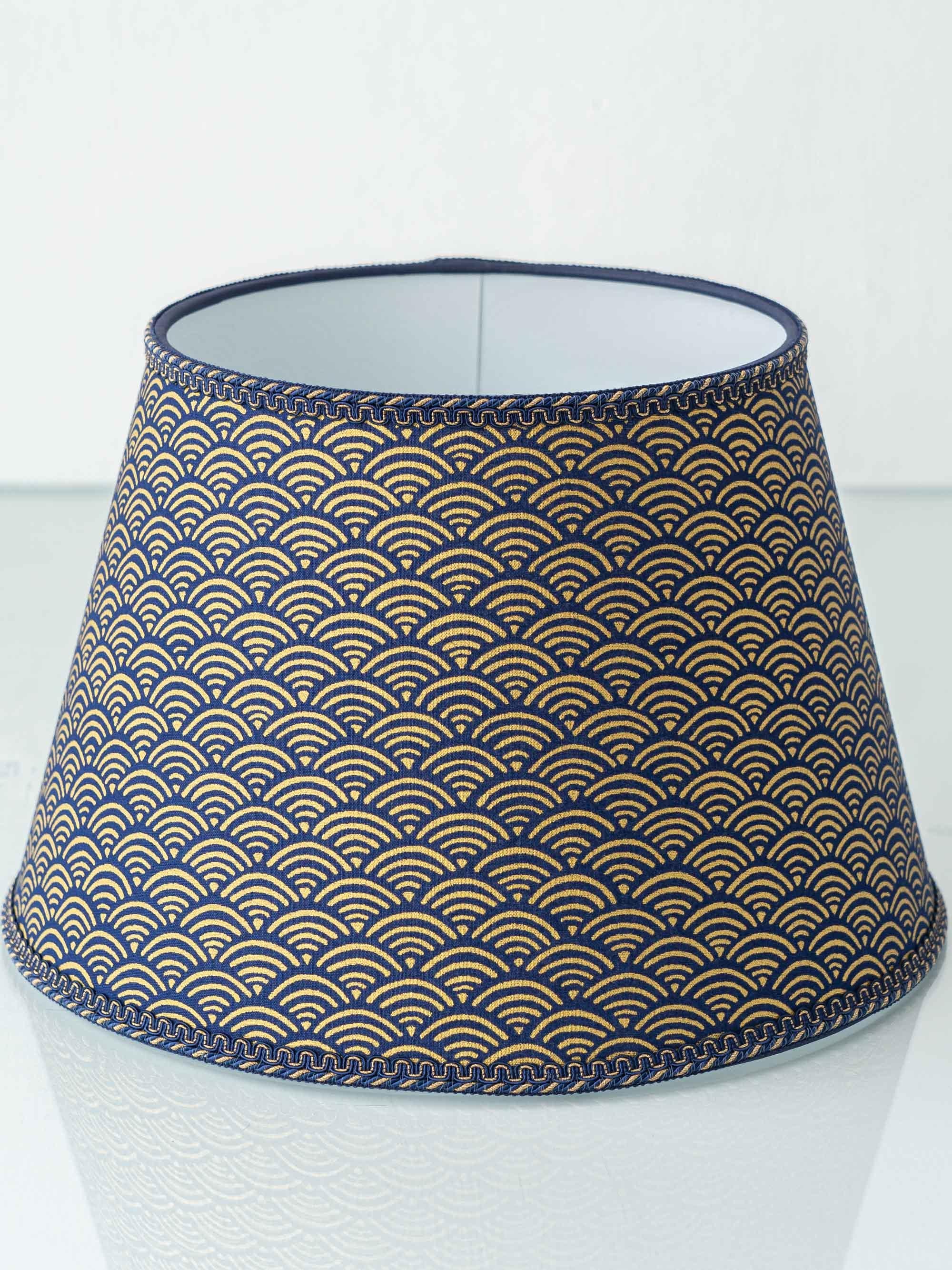 Paire de lampes de table Delft Imari de Jaap Heinen avec abat-jour en impression de blocs japonais en vente 5