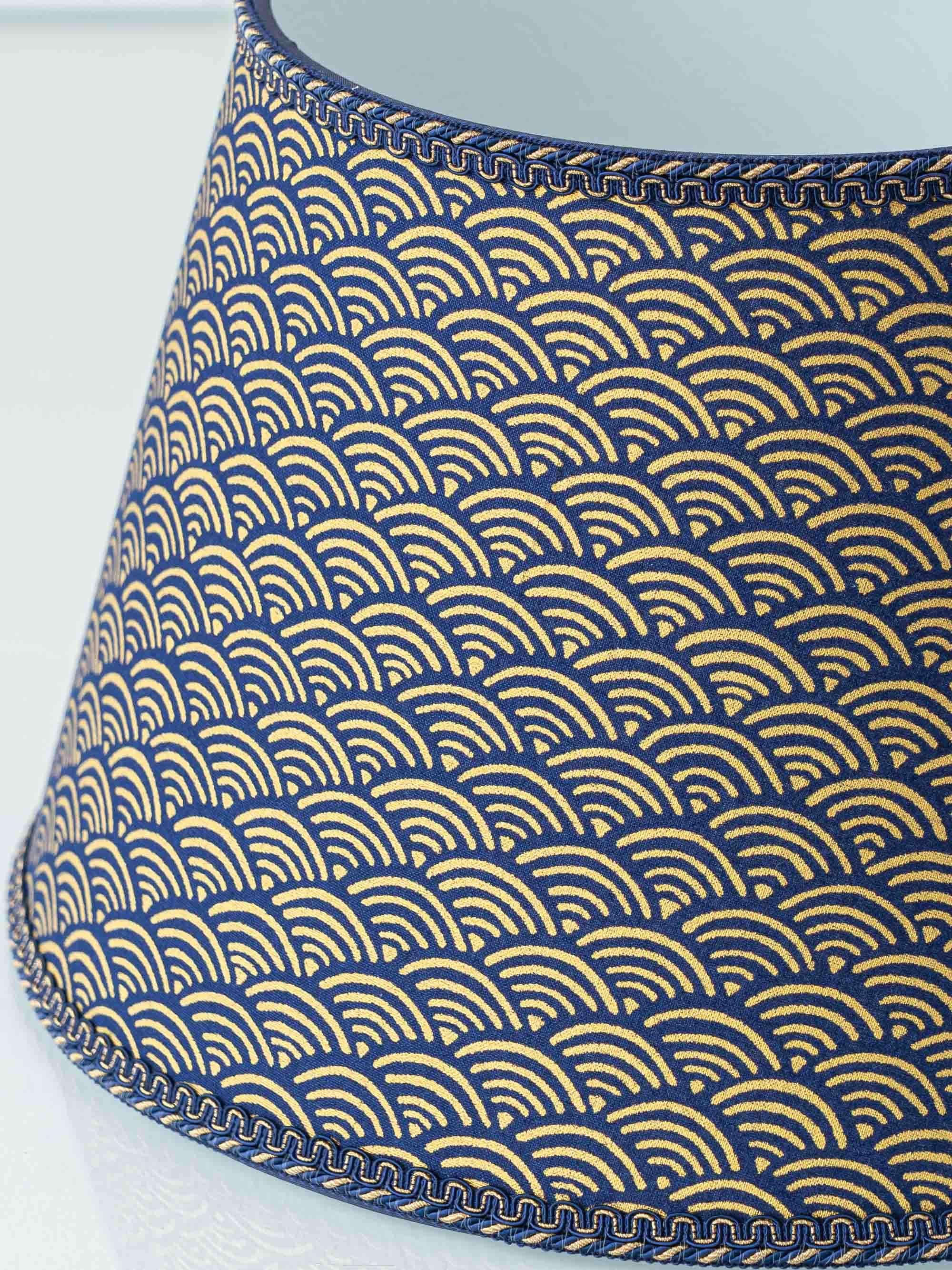 Peint à la main Paire de lampes de table Delft Imari de Jaap Heinen avec abat-jour en impression de blocs japonais en vente