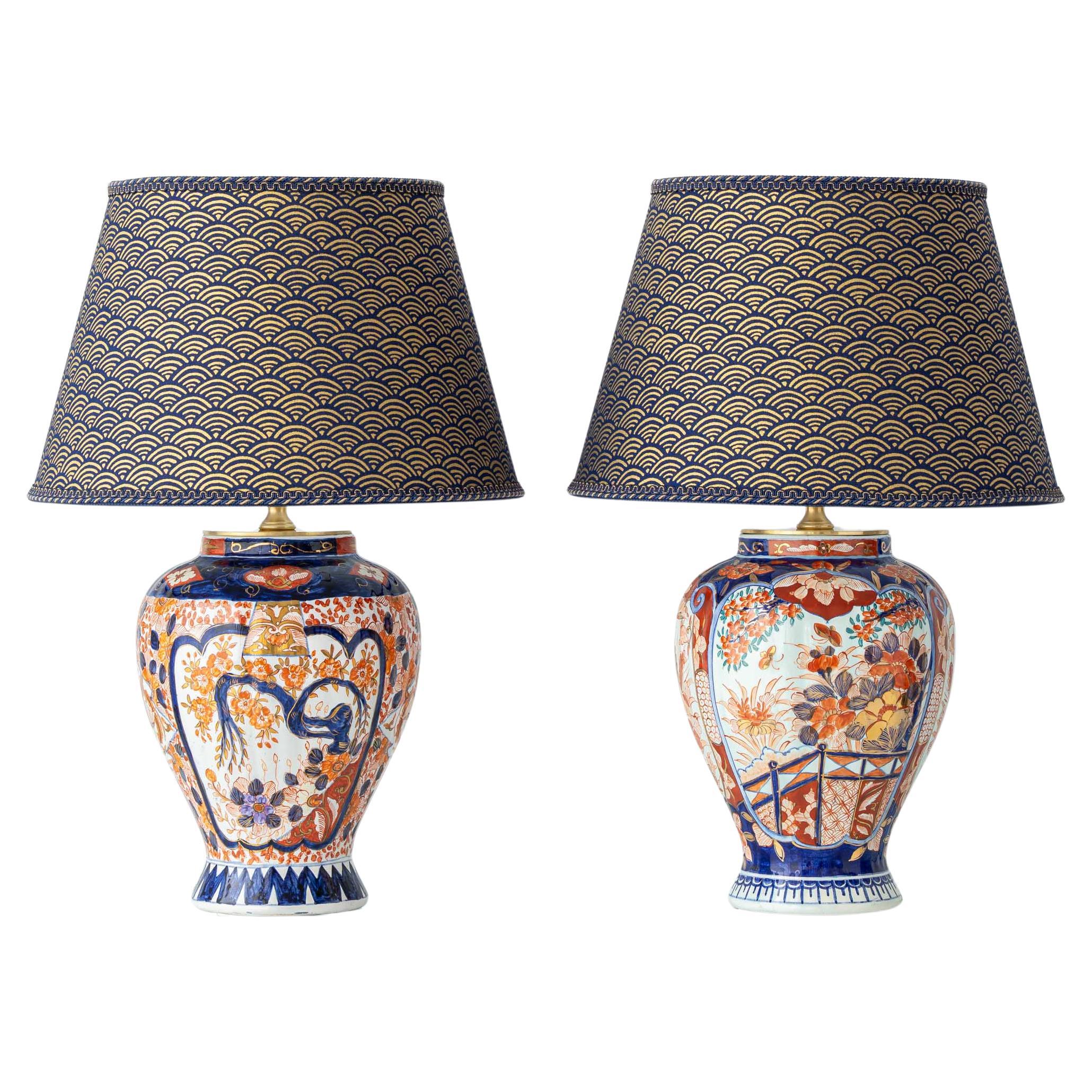 Paire de lampes de table Delft Imari de Jaap Heinen avec abat-jour en impression de blocs japonais en vente