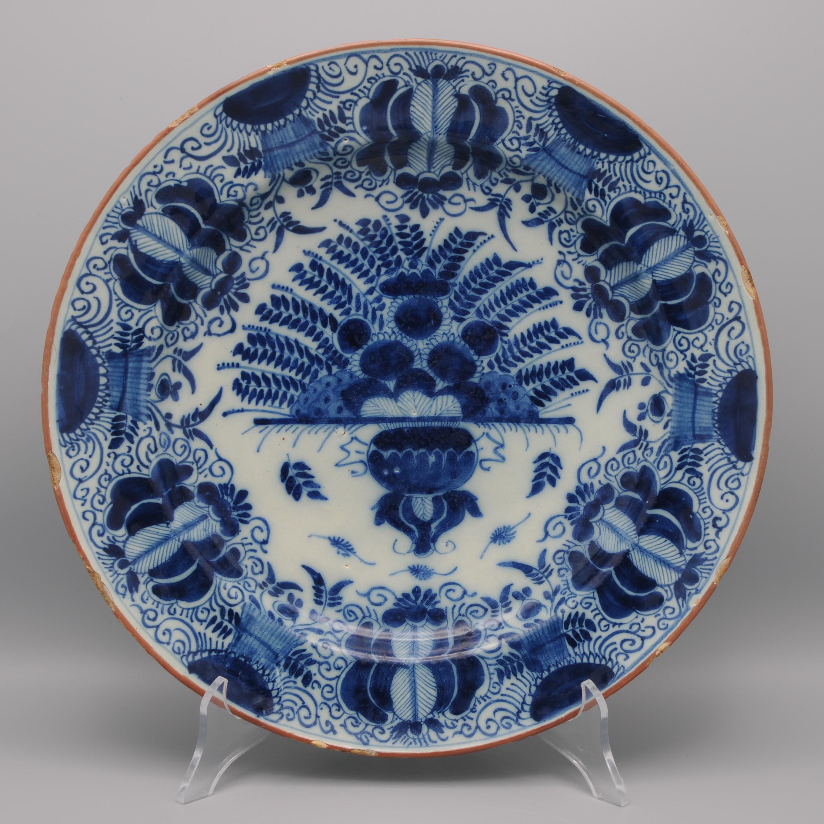 Paire de chargeurs 'Peacock' de Delft par 'De Metale Pot', Pieter Paree - 18ème siècle en vente 8