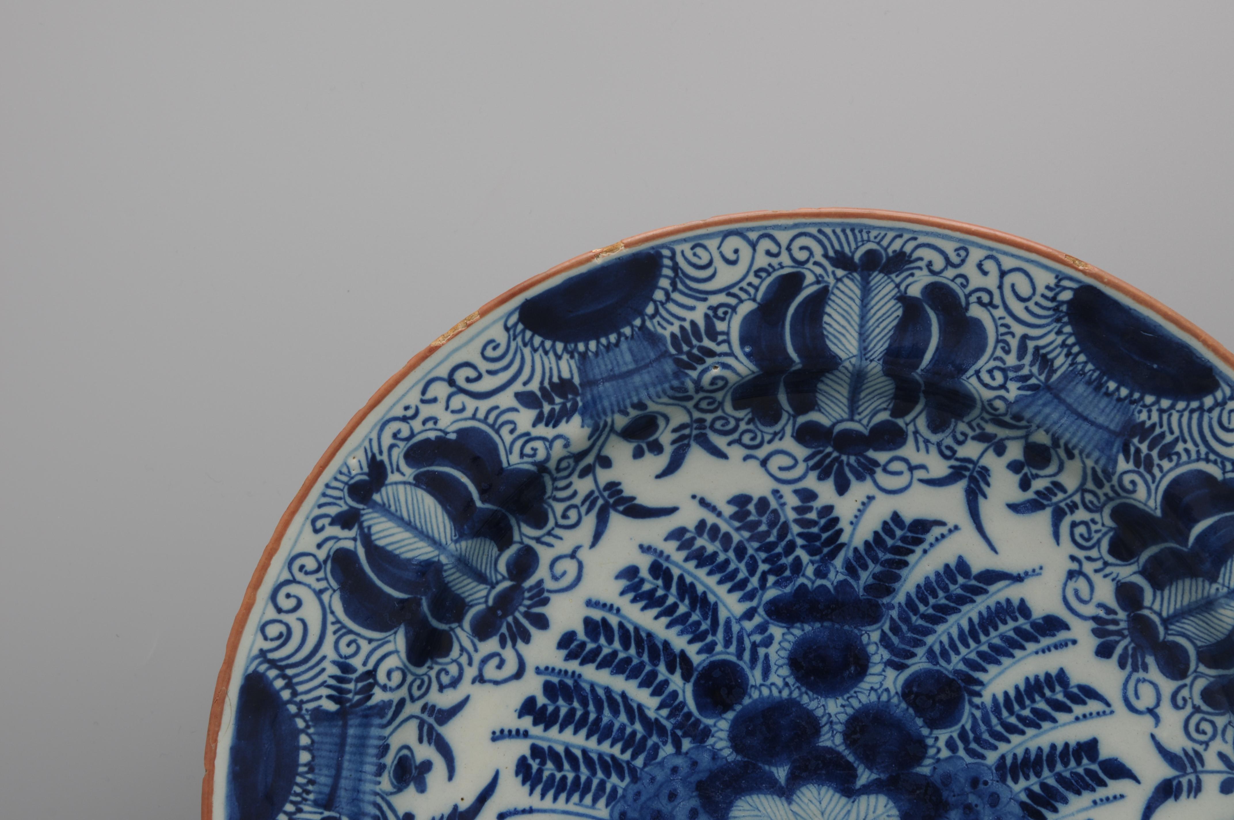 Paire de chargeurs 'Peacock' de Delft par 'De Metale Pot', Pieter Paree - 18ème siècle en vente 9