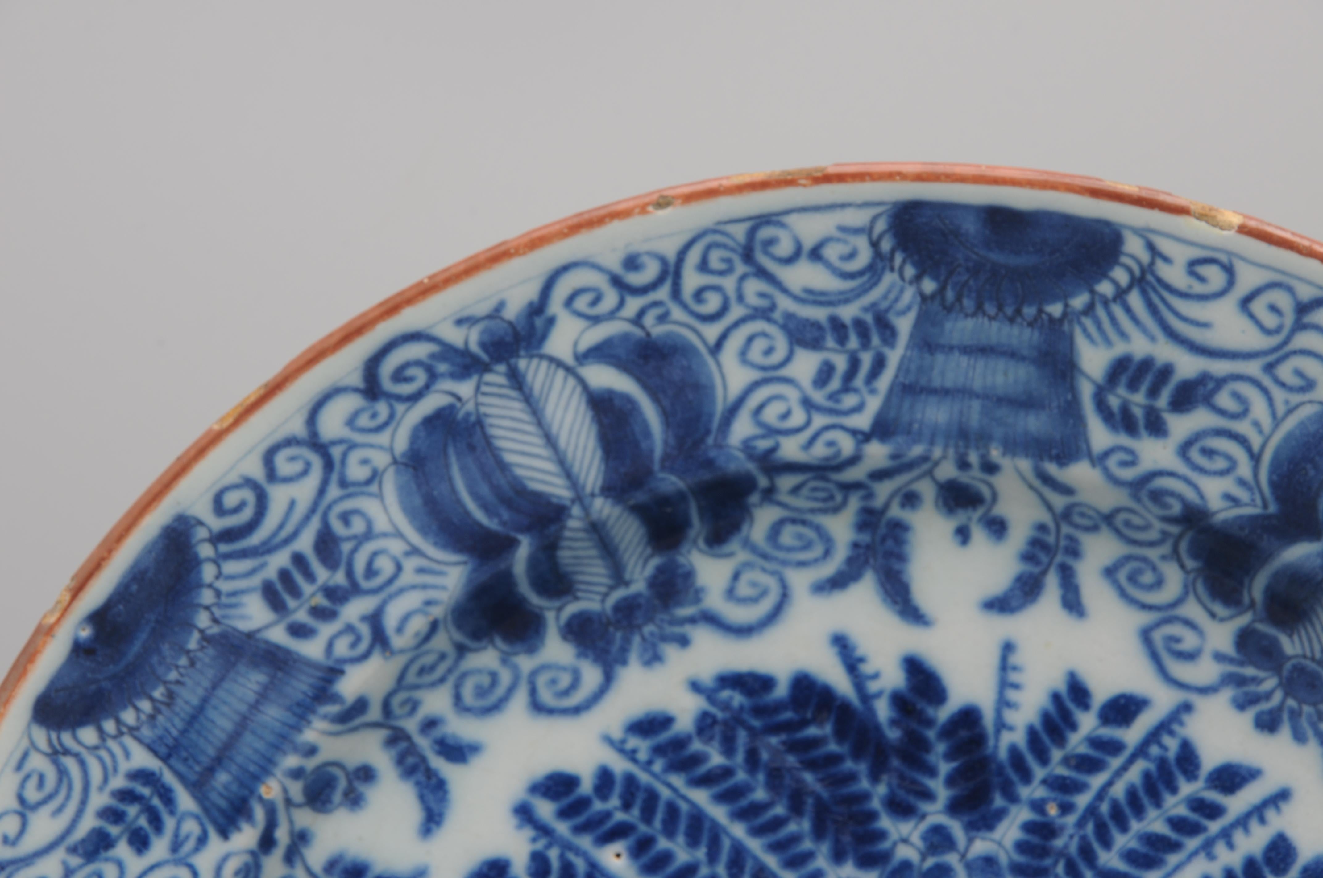 Paire de chargeurs 'Peacock' de Delft par 'De Metale Pot', Pieter Paree - 18ème siècle en vente 1