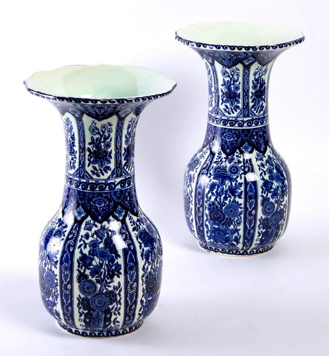 Pair of Delft Royal Sphinx Vase In Good Condition In Saint-Ouen, FR