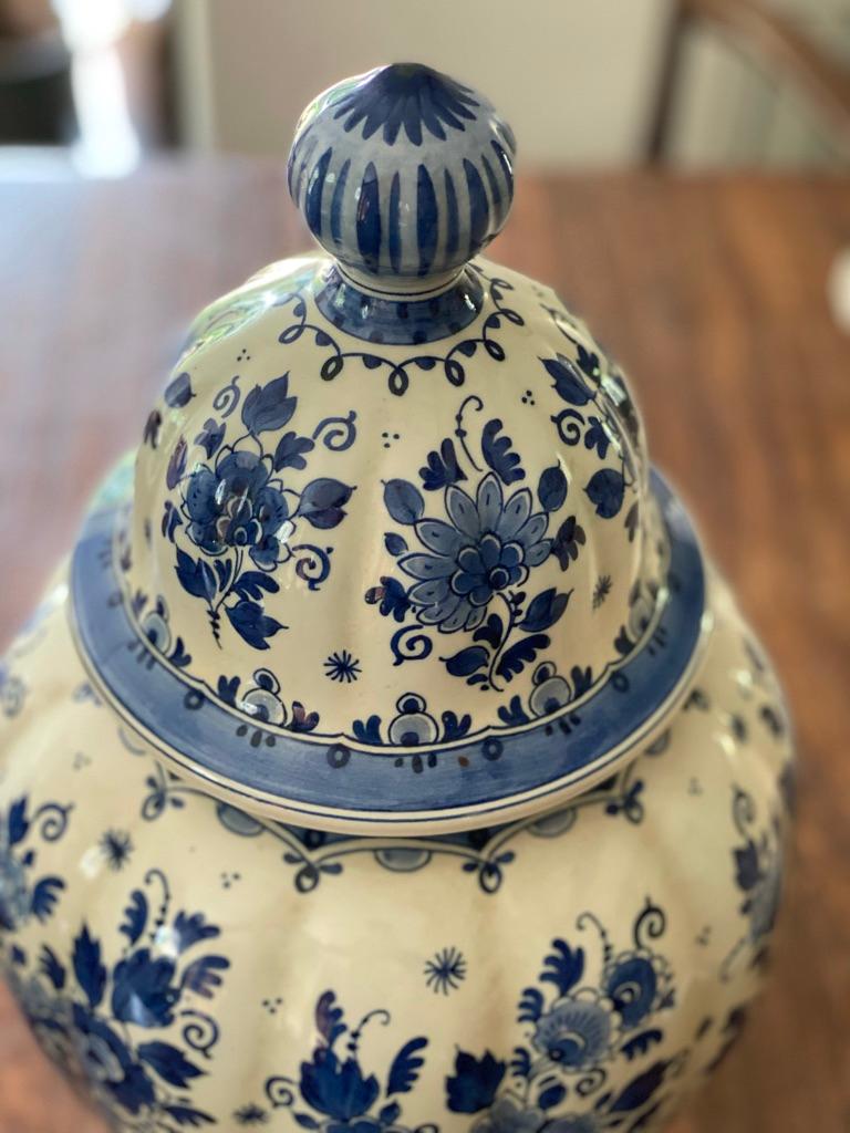 Hand-Painted Pair of Delft Zenith Gouda Ginger Jars / Vases, The Netherlands For Sale