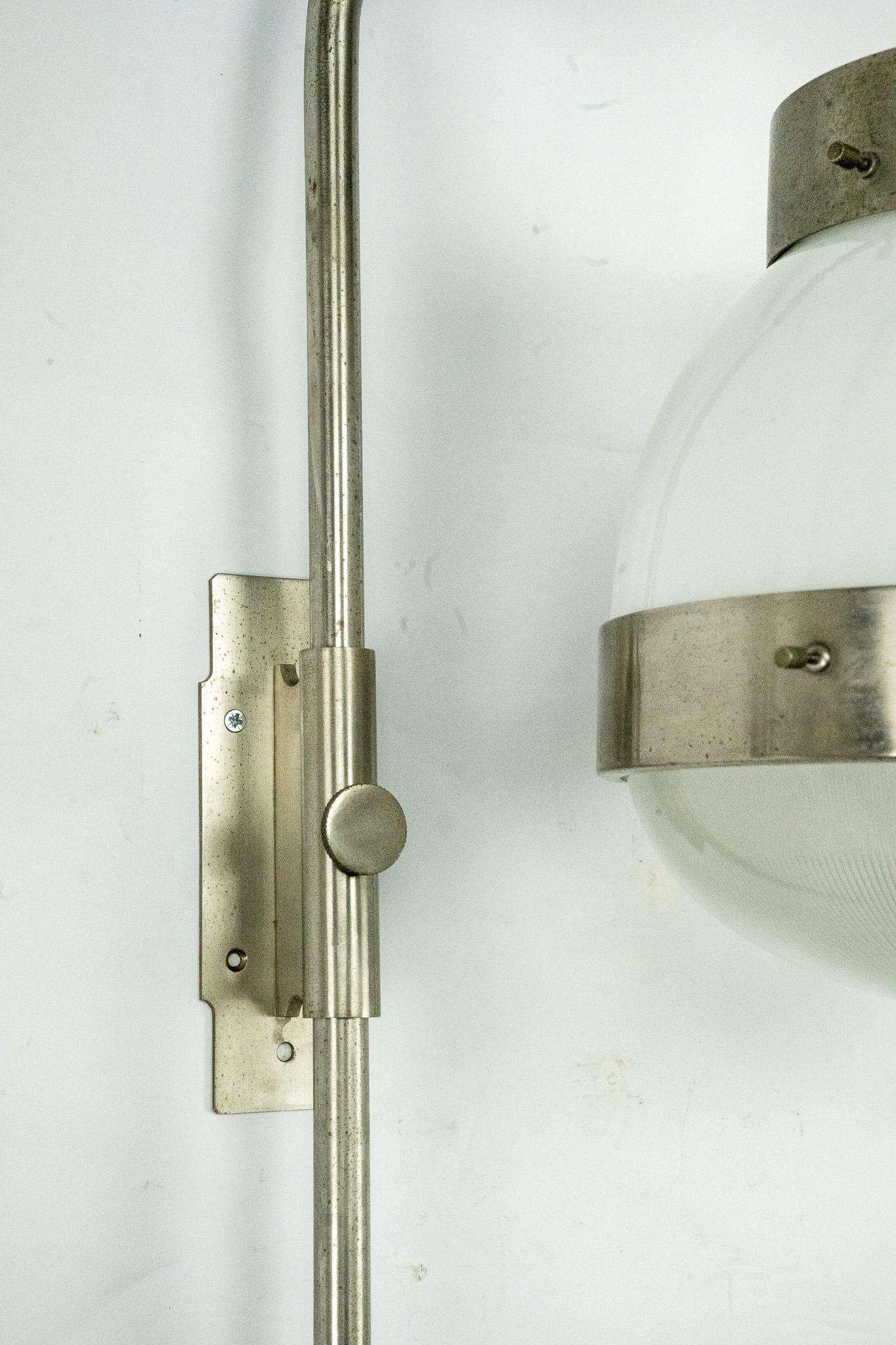 Pareja de apliques Delta de Sergio Mazza para Artemide. Italia Años 60 en venta 5