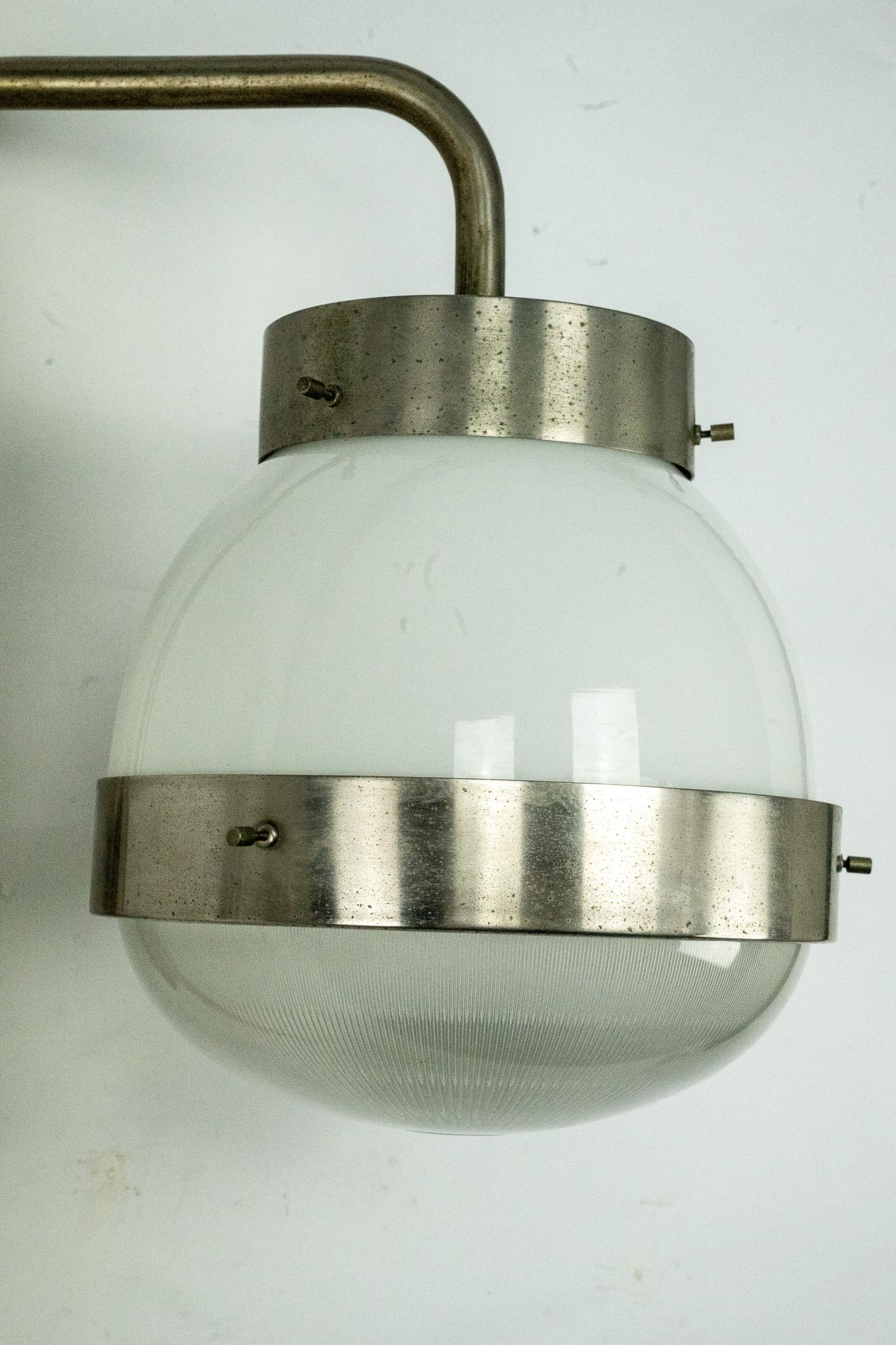 Pareja de apliques Delta de Sergio Mazza para Artemide. Italia Años 60 en venta 6