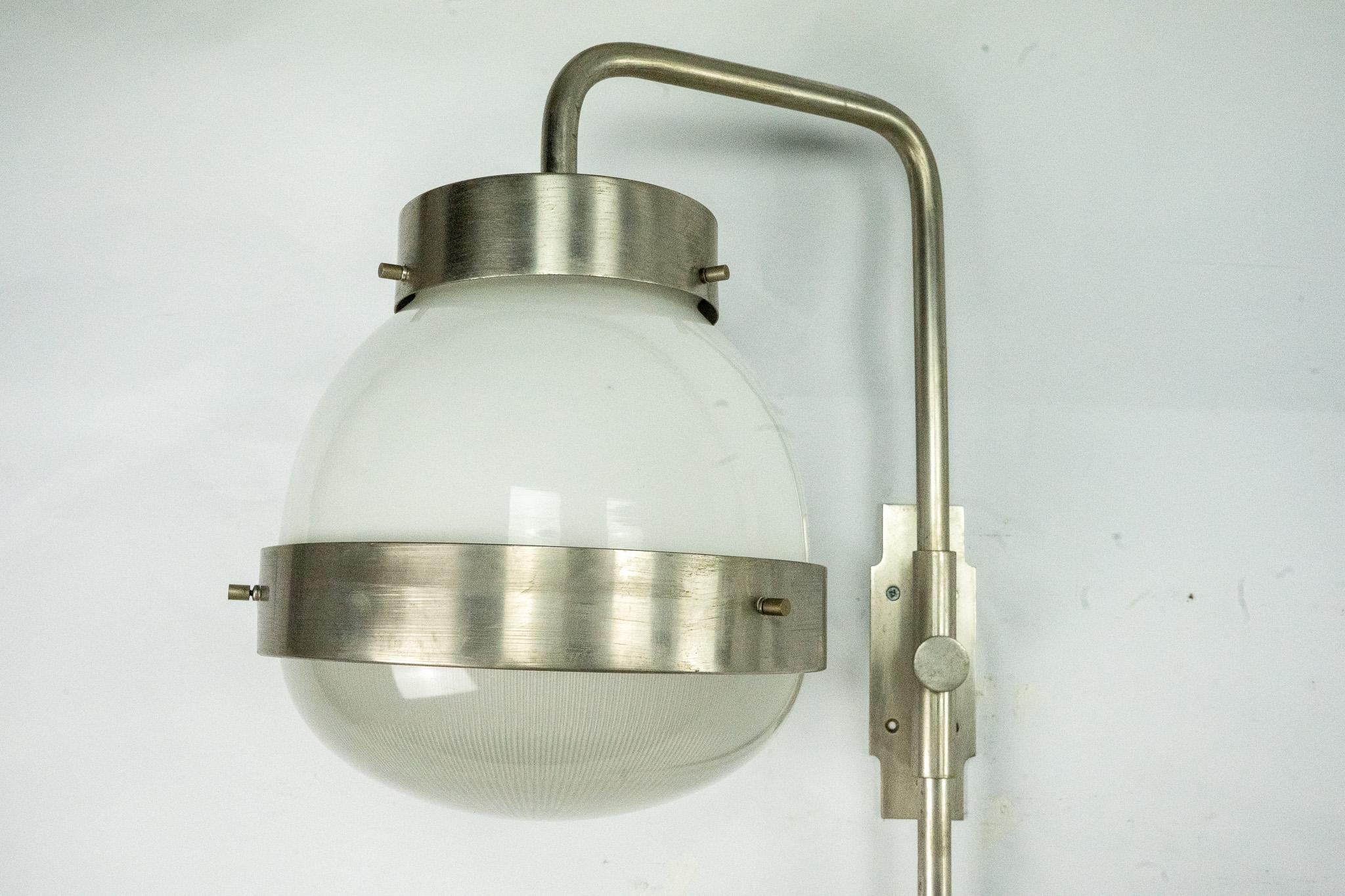 Pareja de apliques Delta de Sergio Mazza para Artemide. Italia Años 60 en venta 10