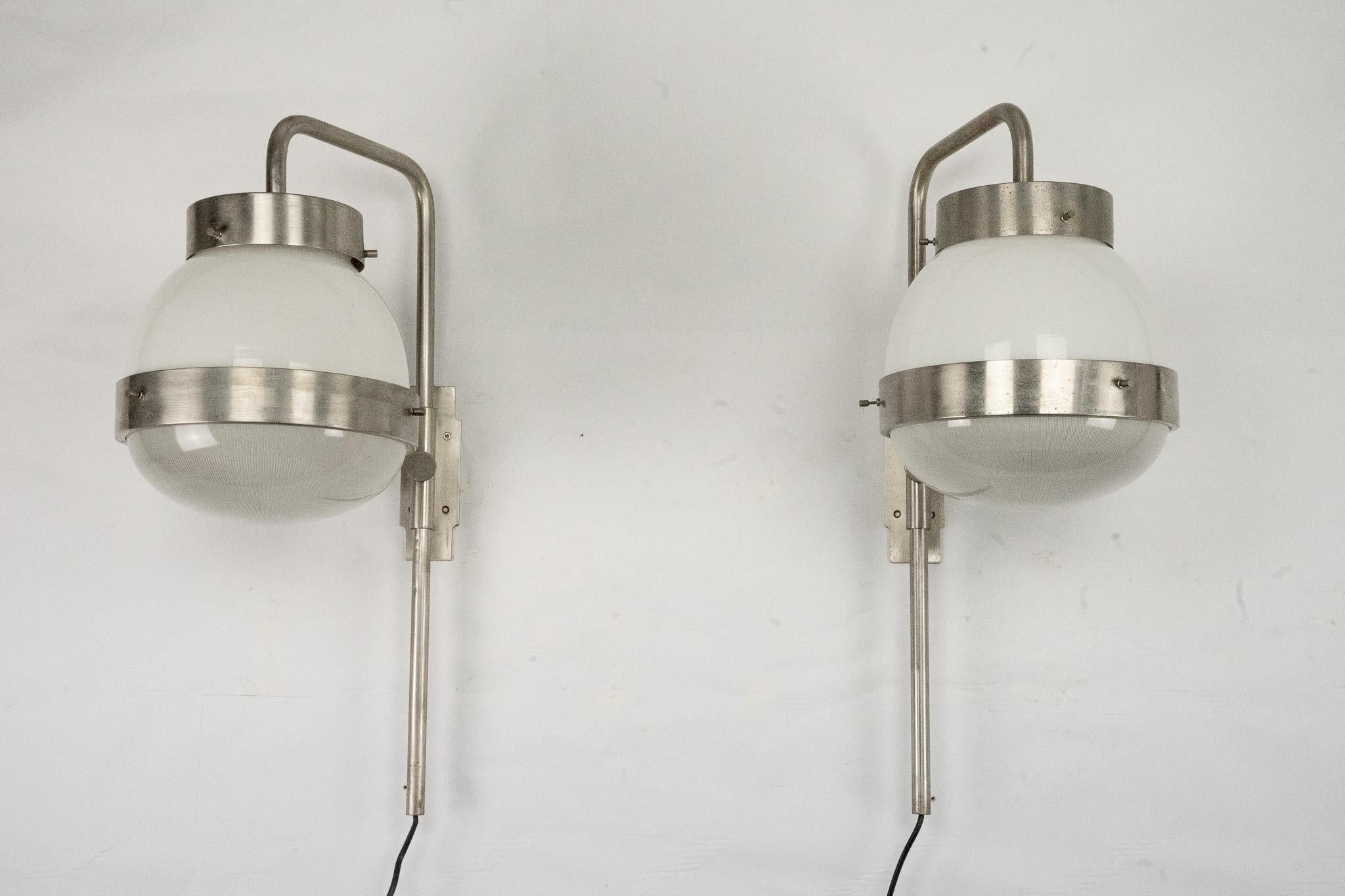 Pareja de apliques Delta de Sergio Mazza para Artemide. Italia Años 60 en venta 12