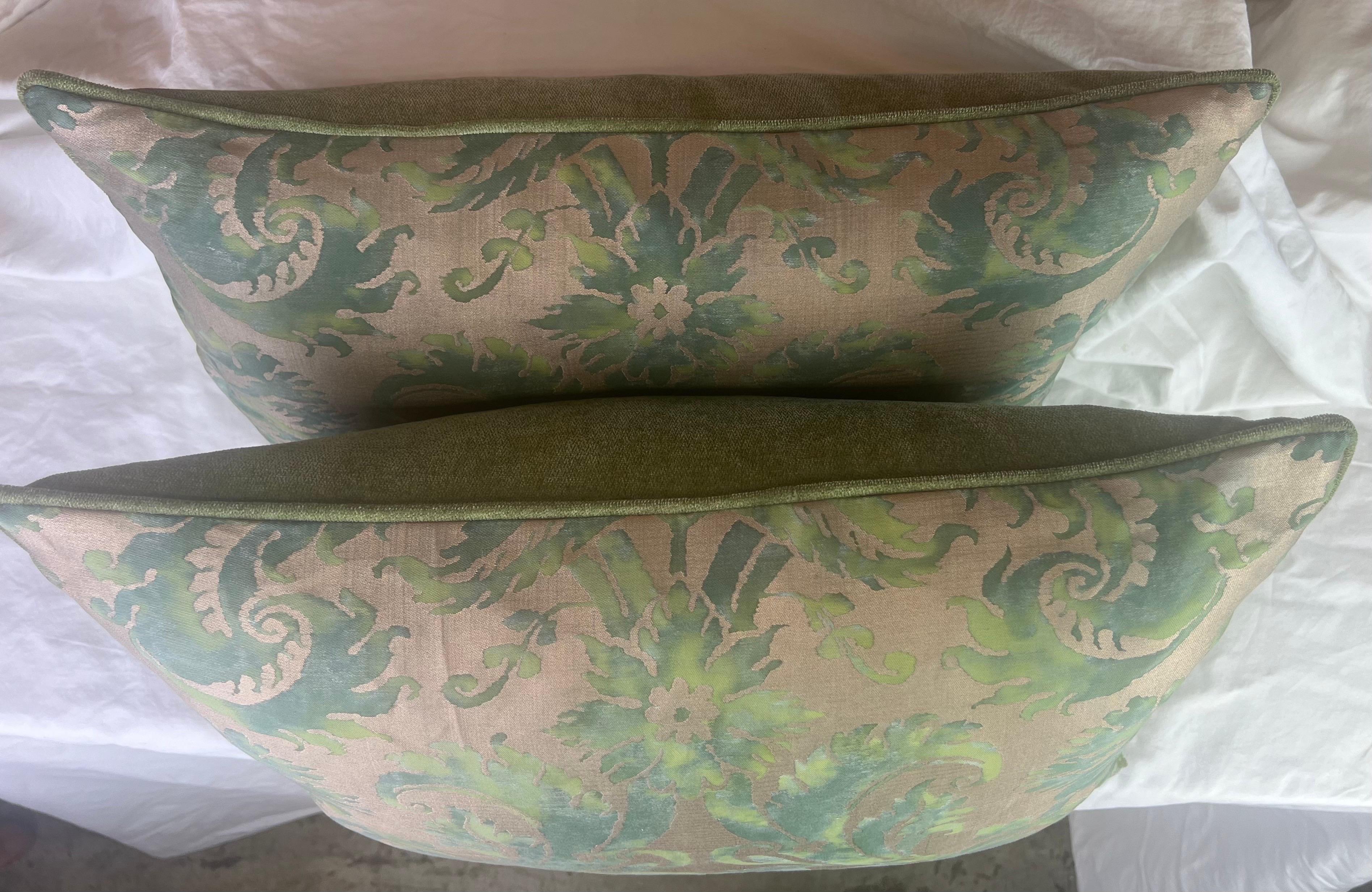 Italian Pair of DeMedici Patterned Fortuny Pillows For Sale