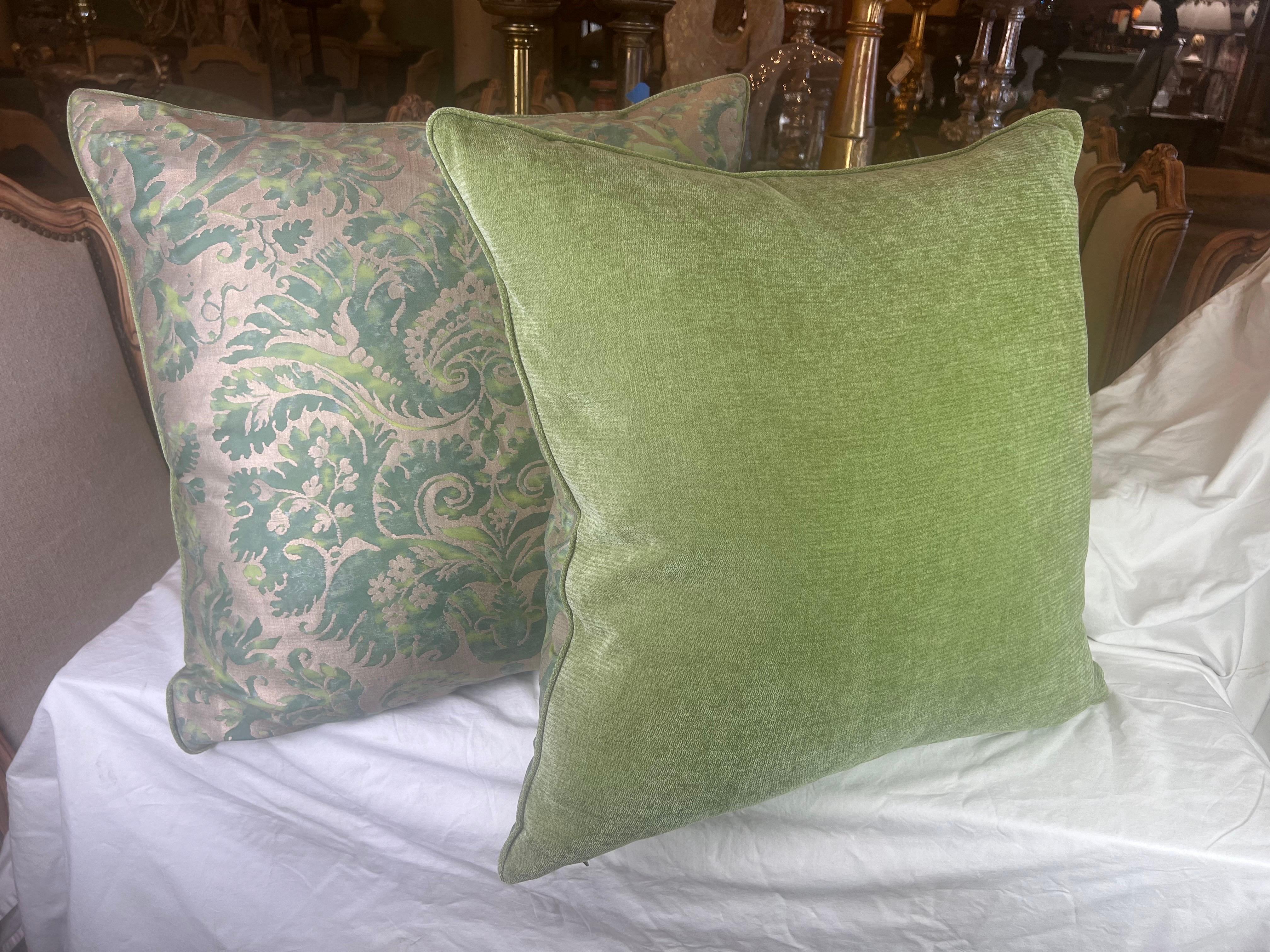 Pair of DeMedici Patterned Fortuny Pillows In New Condition For Sale In Los Angeles, CA