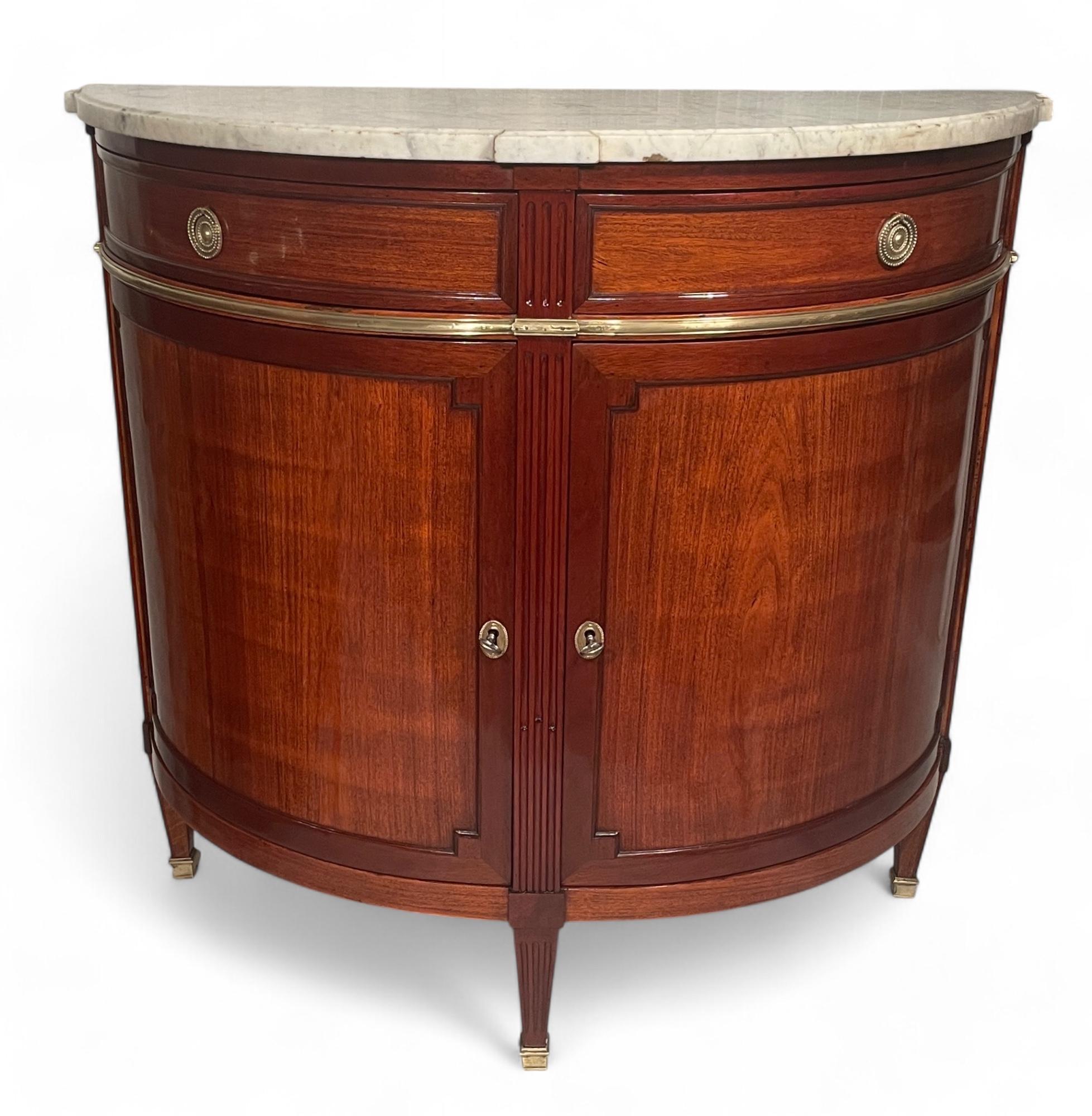 Direttorio Pair of Demilune Cabinets, France 1800 in vendita