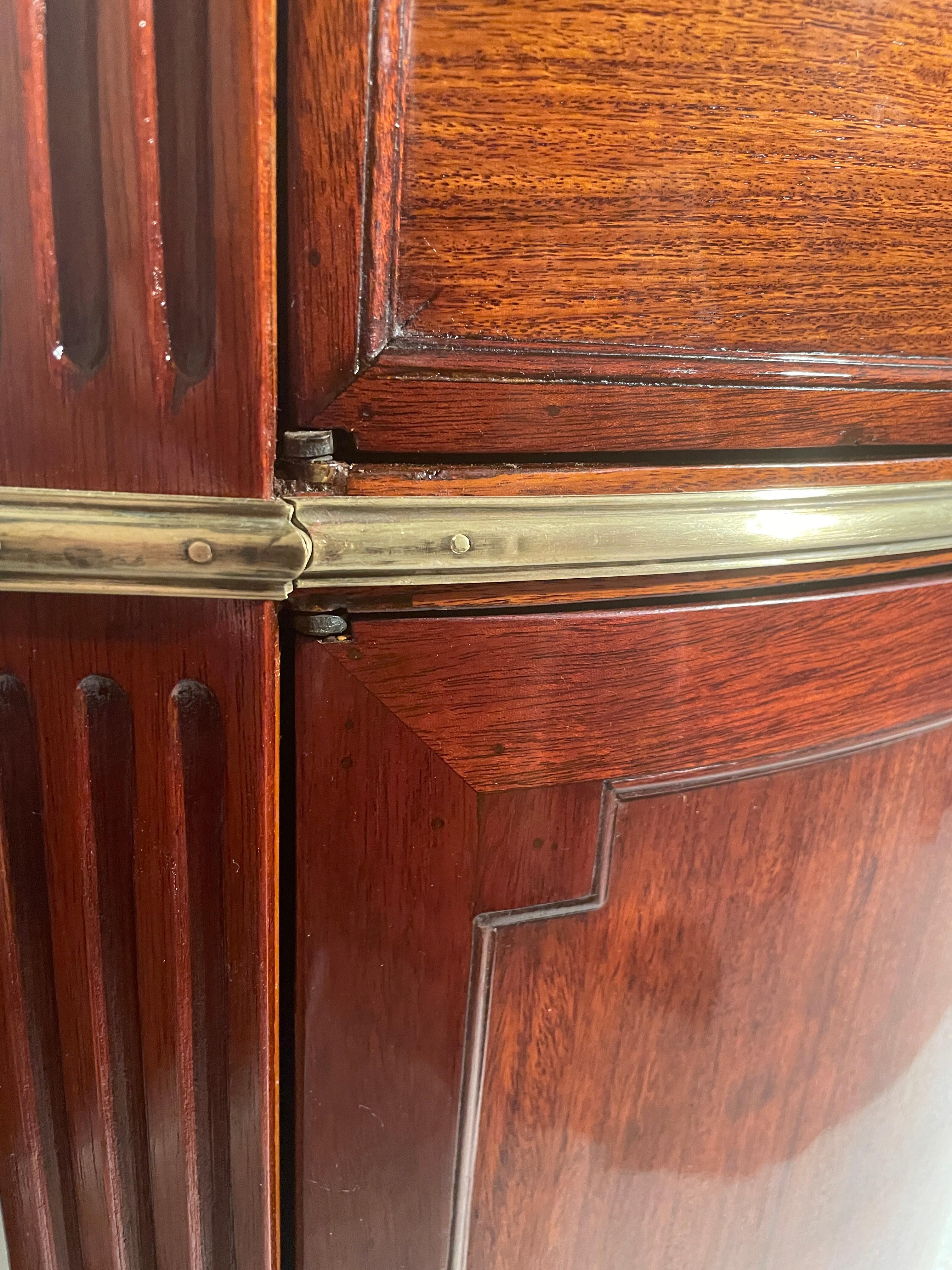 Marmo Pair of Demilune Cabinets, France 1800 in vendita