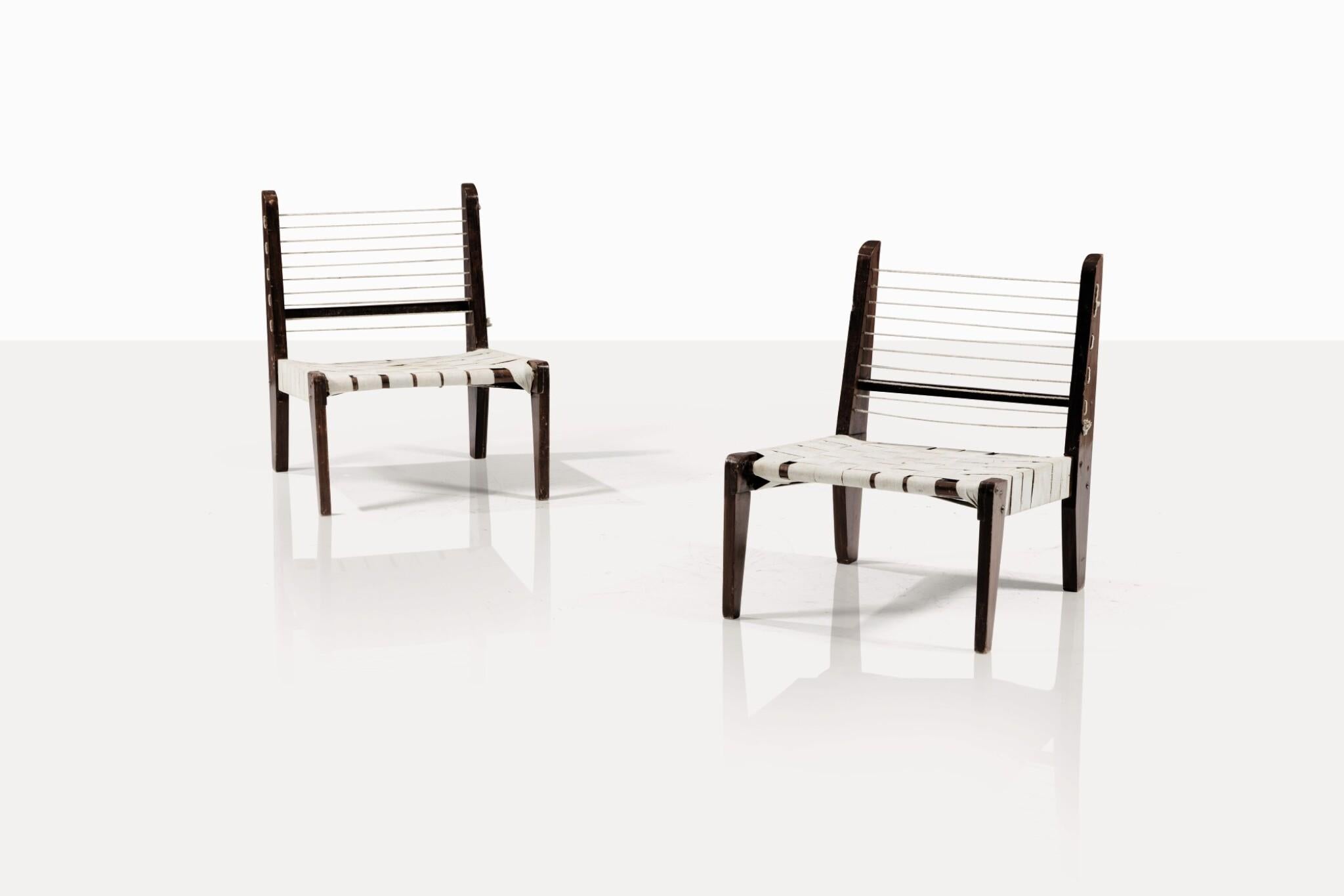 Mid-Century Modern Paire de chaises montables PJ-SI-08-A de Pierre Jeanneret en vente