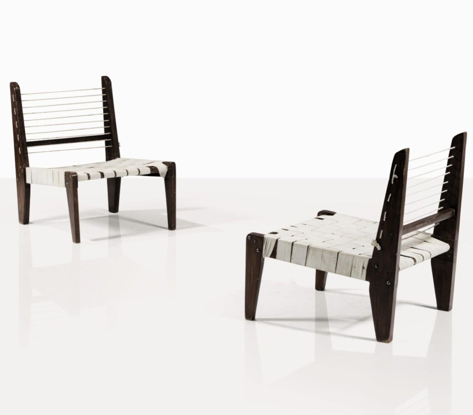 Indien Paire de chaises montables PJ-SI-08-A de Pierre Jeanneret en vente