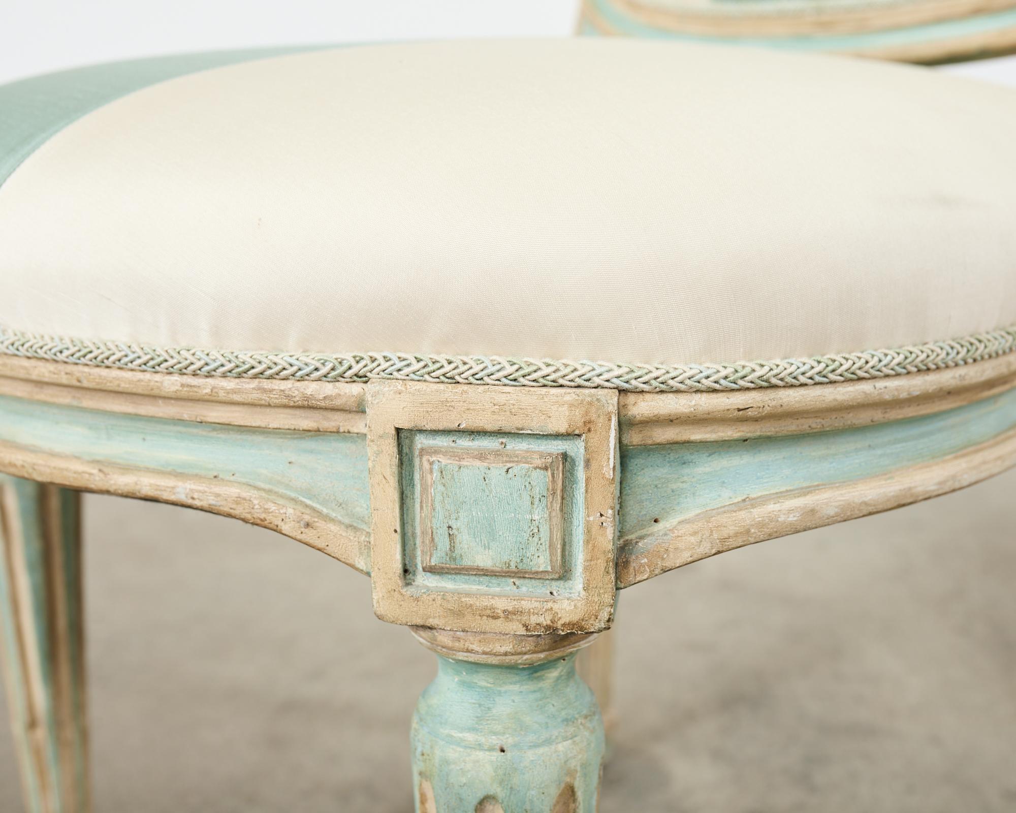 Dennis & Leen chaises de salle à manger peintes de style Louis XVI  en vente 10
