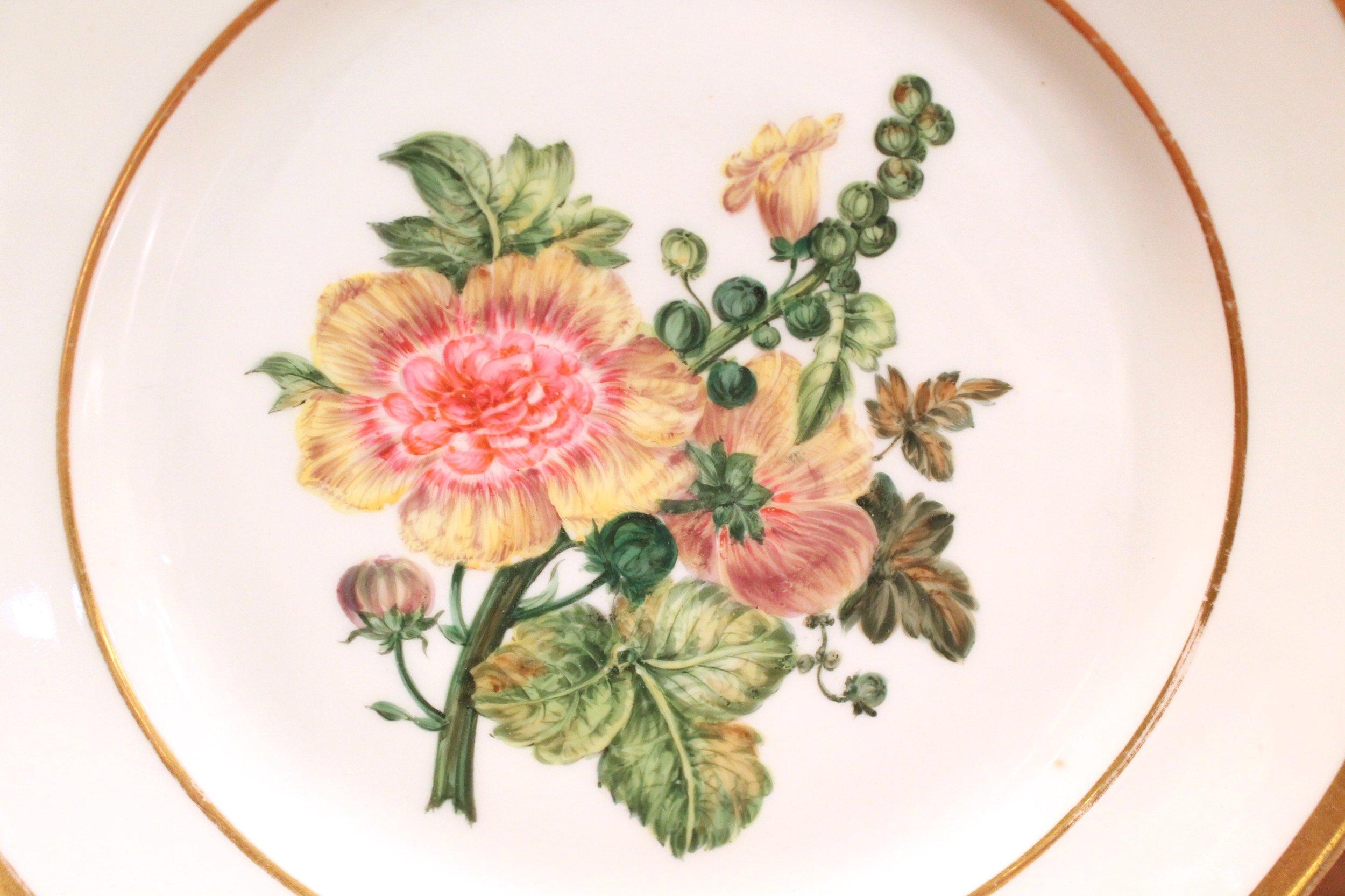 French Pair Of Deroche Old Paris Porcelain Floral Plates, 19th Century For Sale