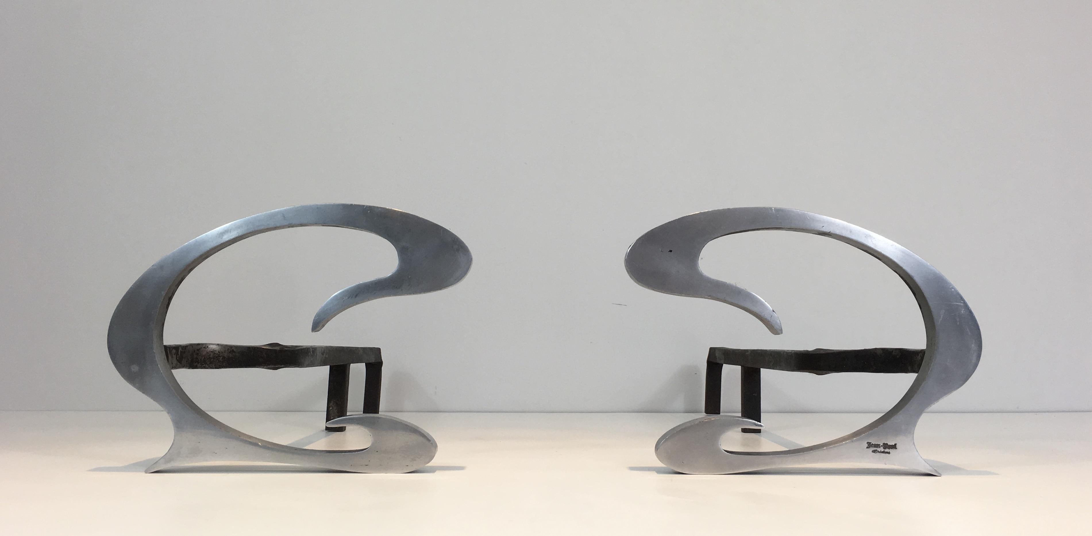 Pair of Design Brushed Steel and Iron Andirons, Signed, French, circa 1970 In Good Condition For Sale In Marcq-en-Barœul, Hauts-de-France