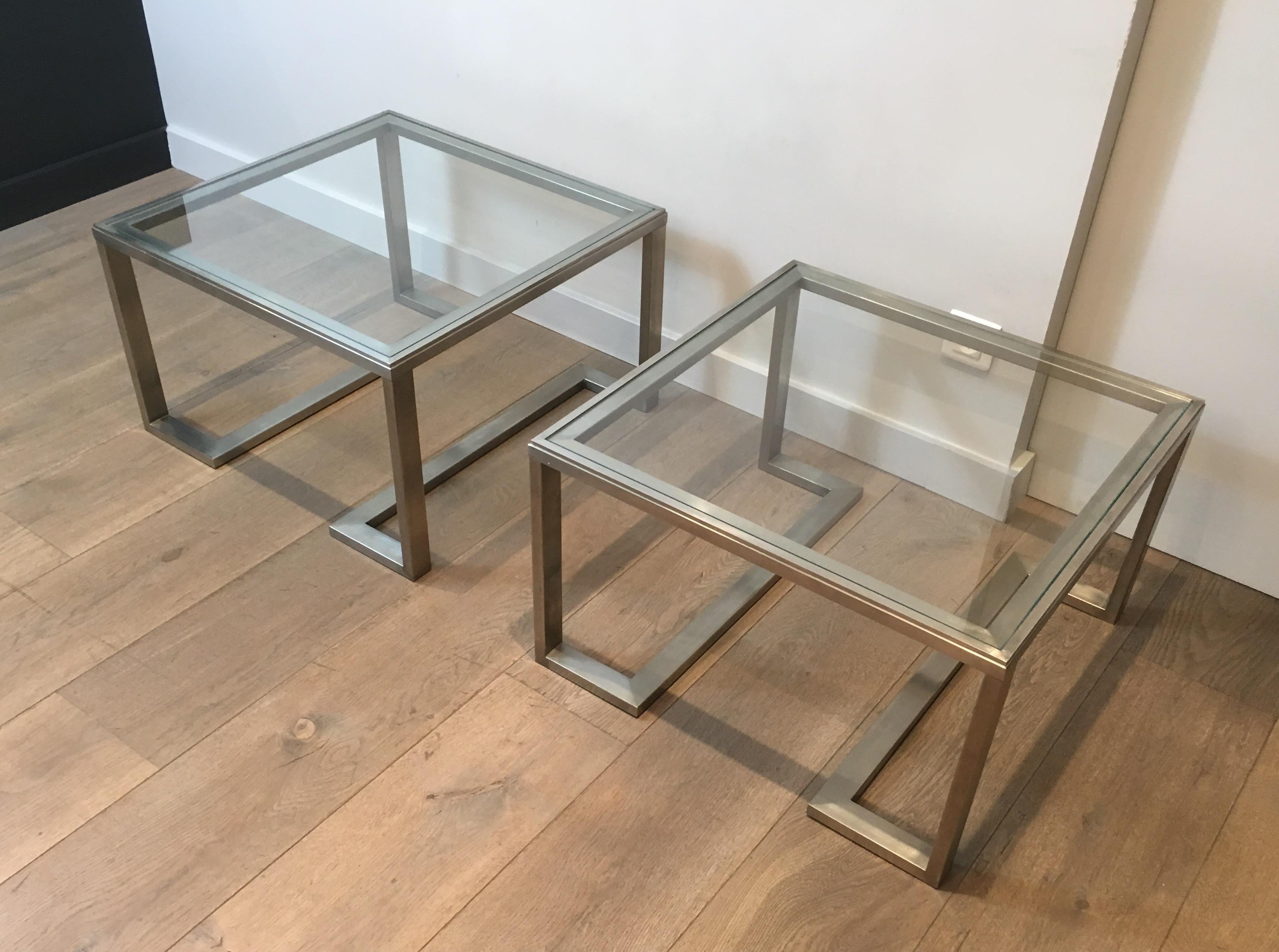 Pair of Design Brushed Steel Side Tables, French, circa 1970 In Good Condition For Sale In Marcq-en-Barœul, Hauts-de-France