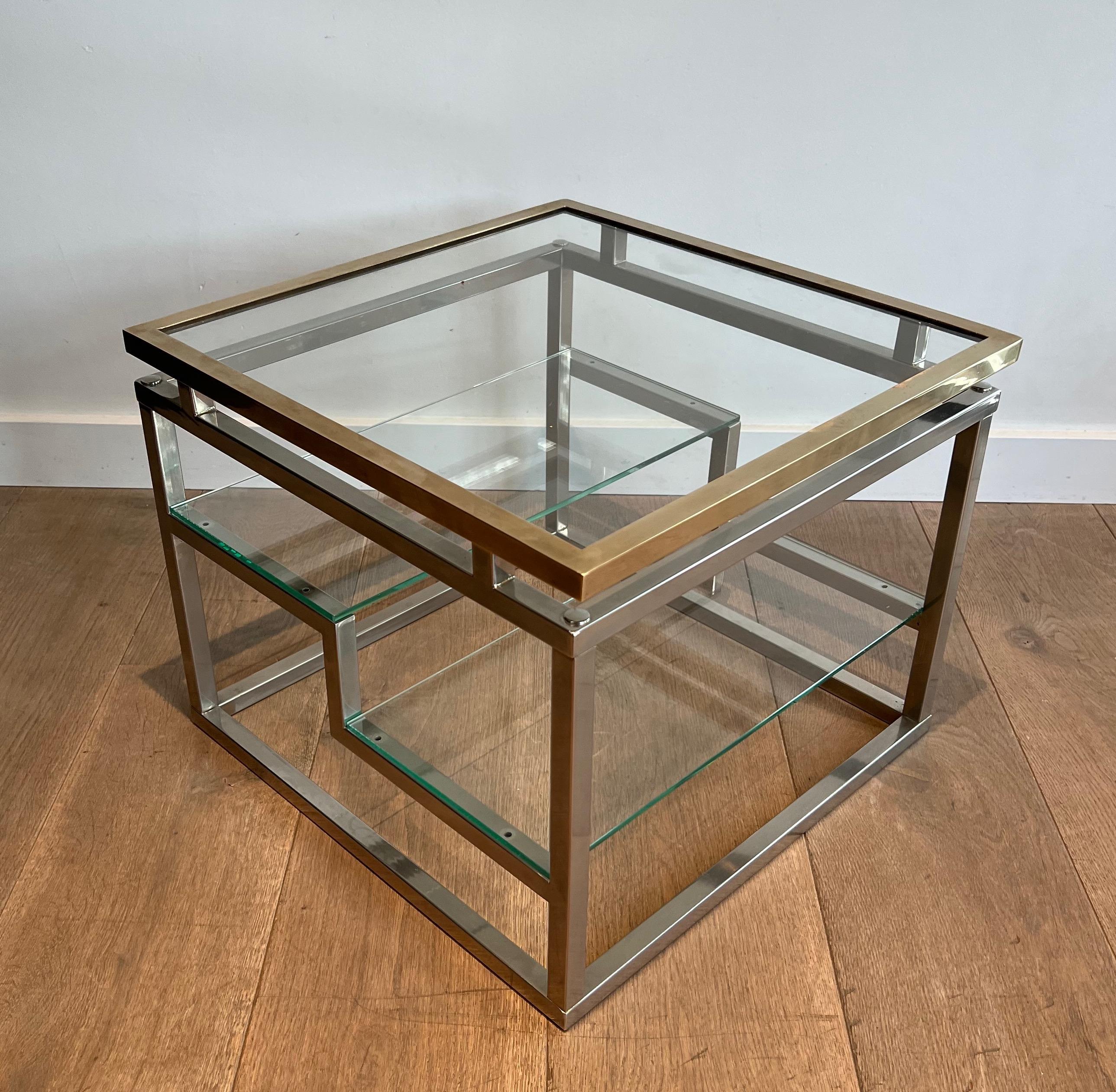 Fin du 20e siècle Paire de tables d'appoint design en chrome, laiton et verre Travail en français. Circa 1970 en vente