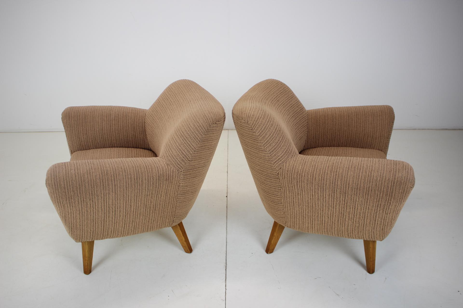 Mid-Century Modern Pair of Design Club Armchairs, 1970's For Sale