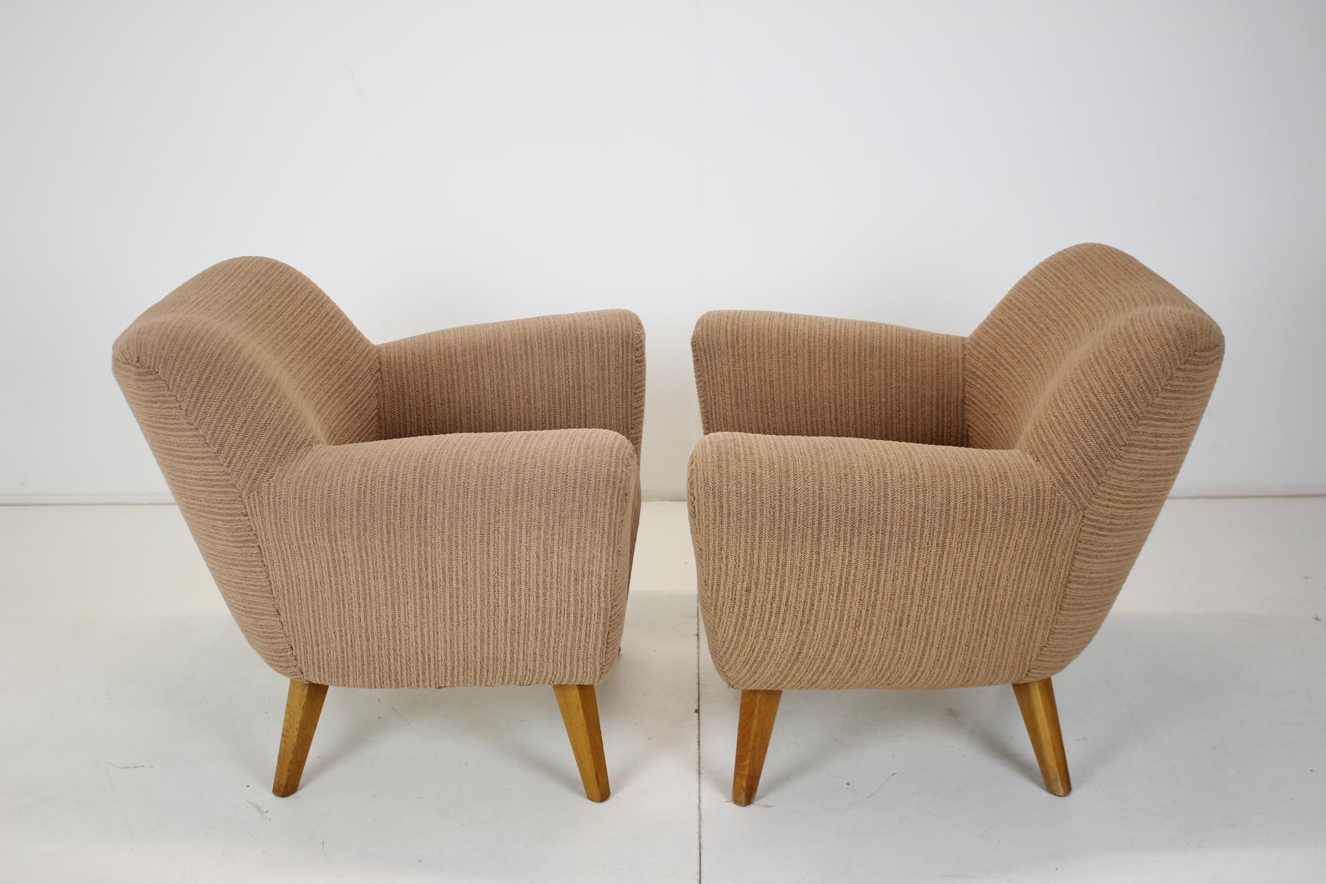 Late 20th Century Pair of Design Club Armchairs, 1970's For Sale