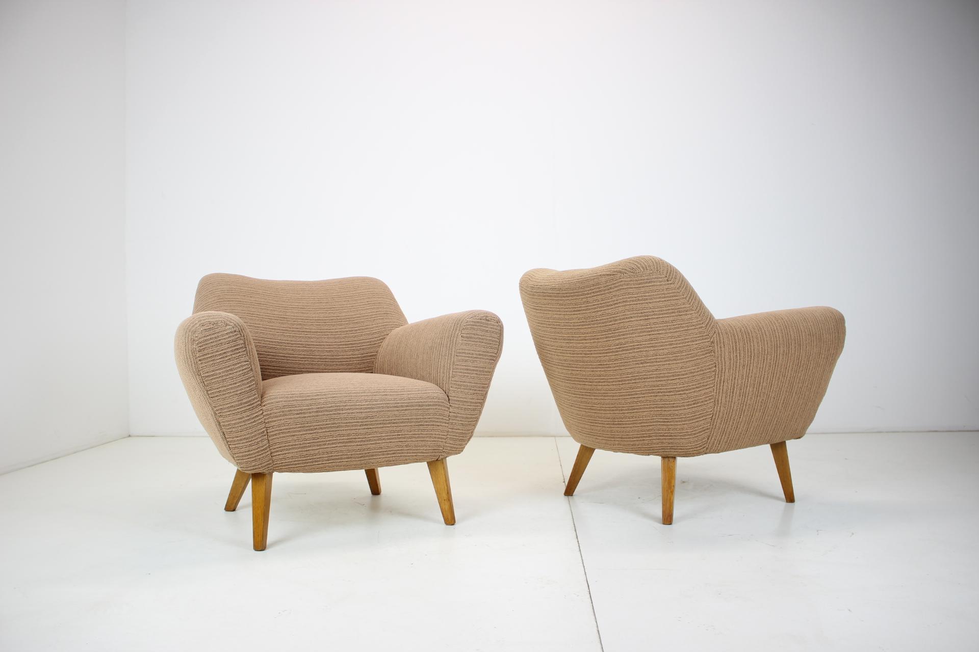 Pair of Design Club Armchairs, 1970's For Sale 1