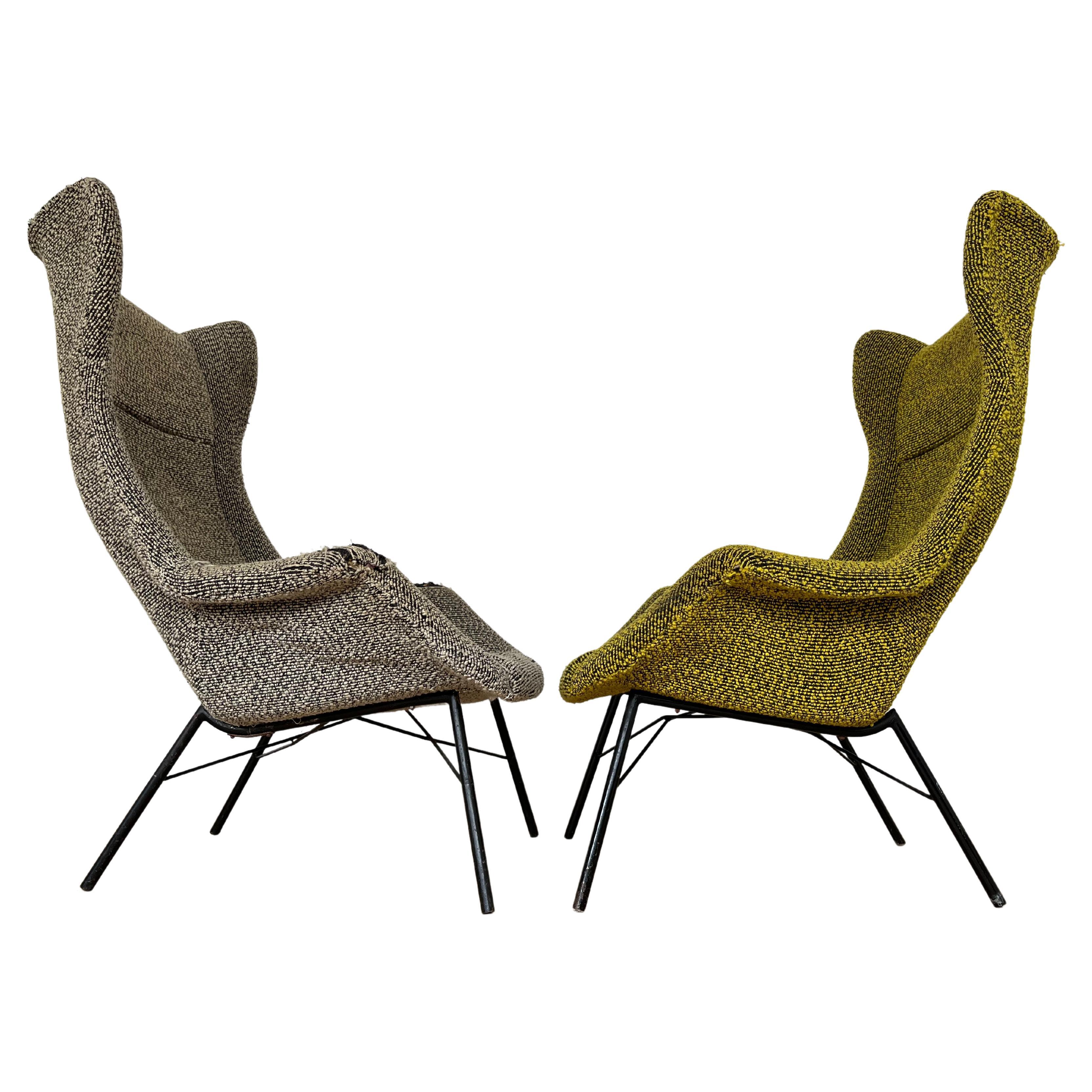 Paire de chaises à oreilles design en fibre de verre de Miroslav Navratil, 1970 en vente
