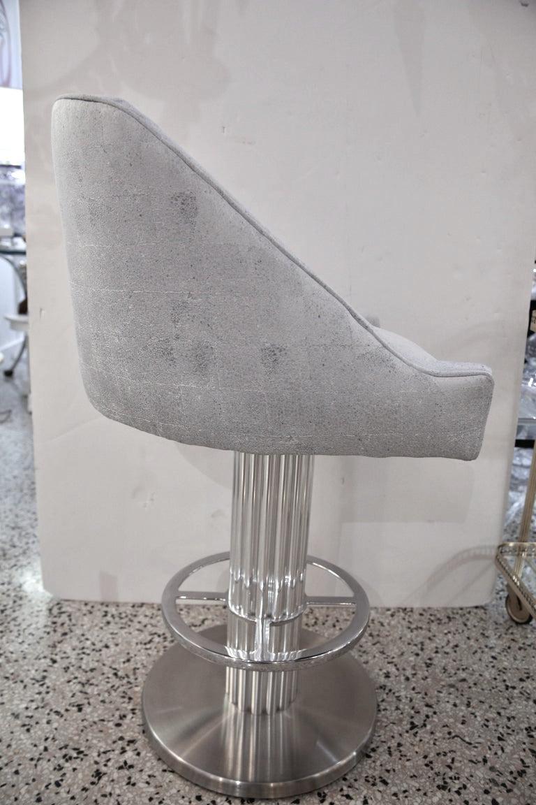 Pair of Design for Leisure Memory Swivel Bar Stools In Good Condition For Sale In West Palm Beach, FL