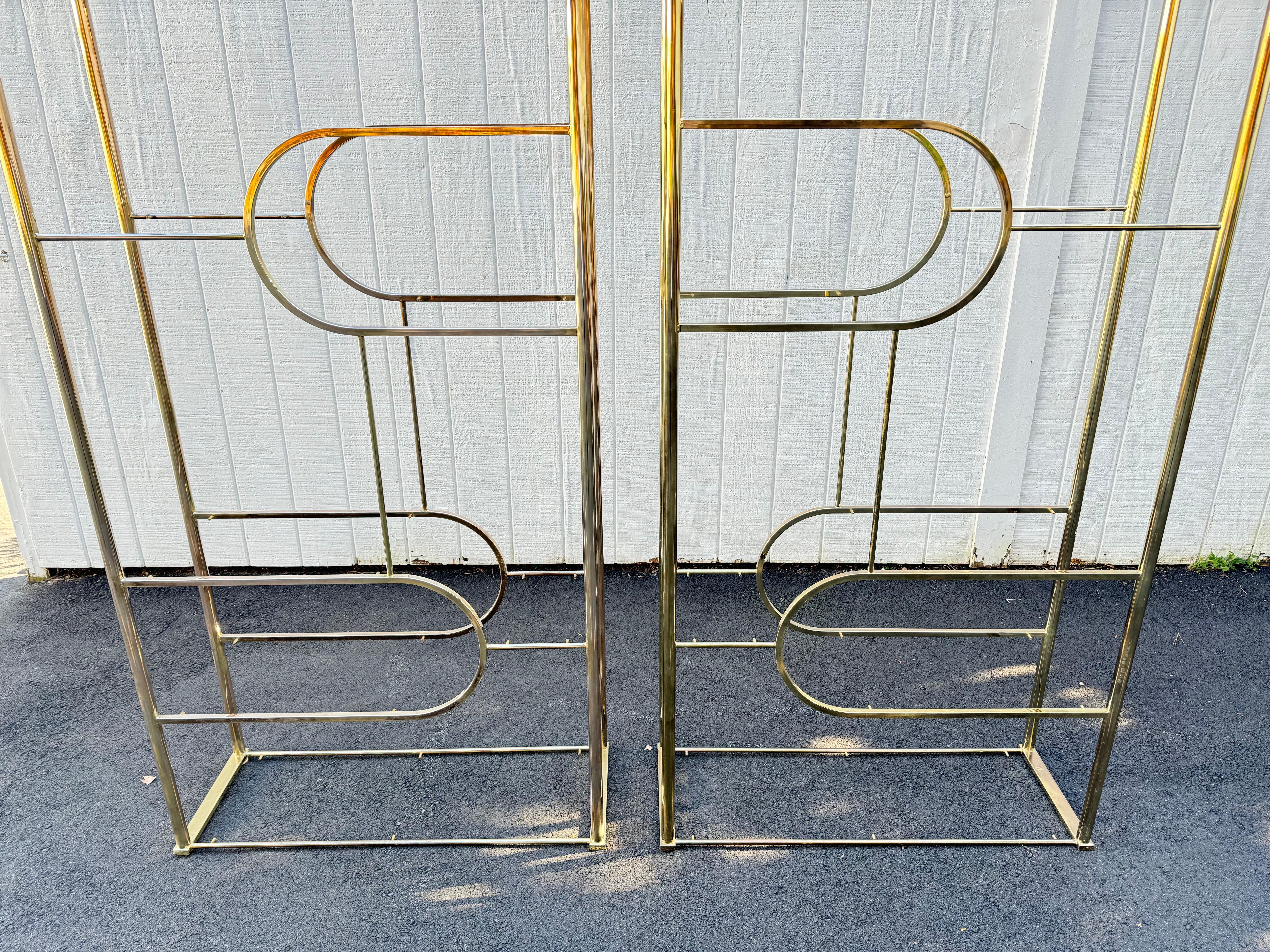 Ottone Coppia di cassettoni in ottone del Design Institute of America in vendita