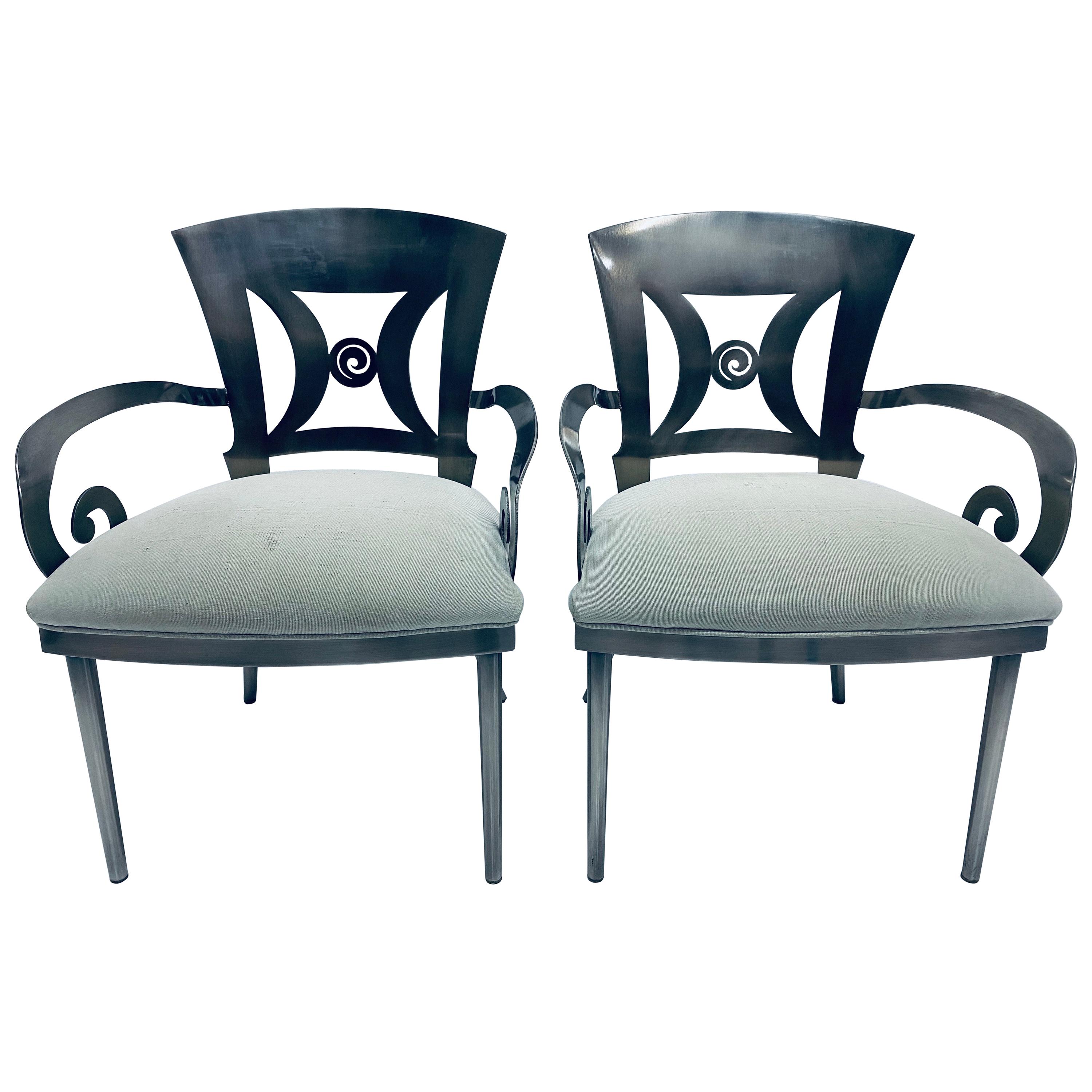 Paire de chaises de salle à manger ou d'appoint Design Institute of America DIA