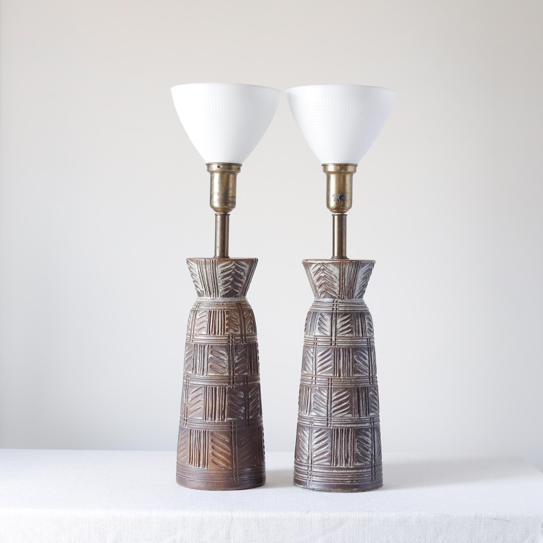 American Pair of Design Technics Ceramic Lamps, Carved Design by Lee Rosen, 1950s