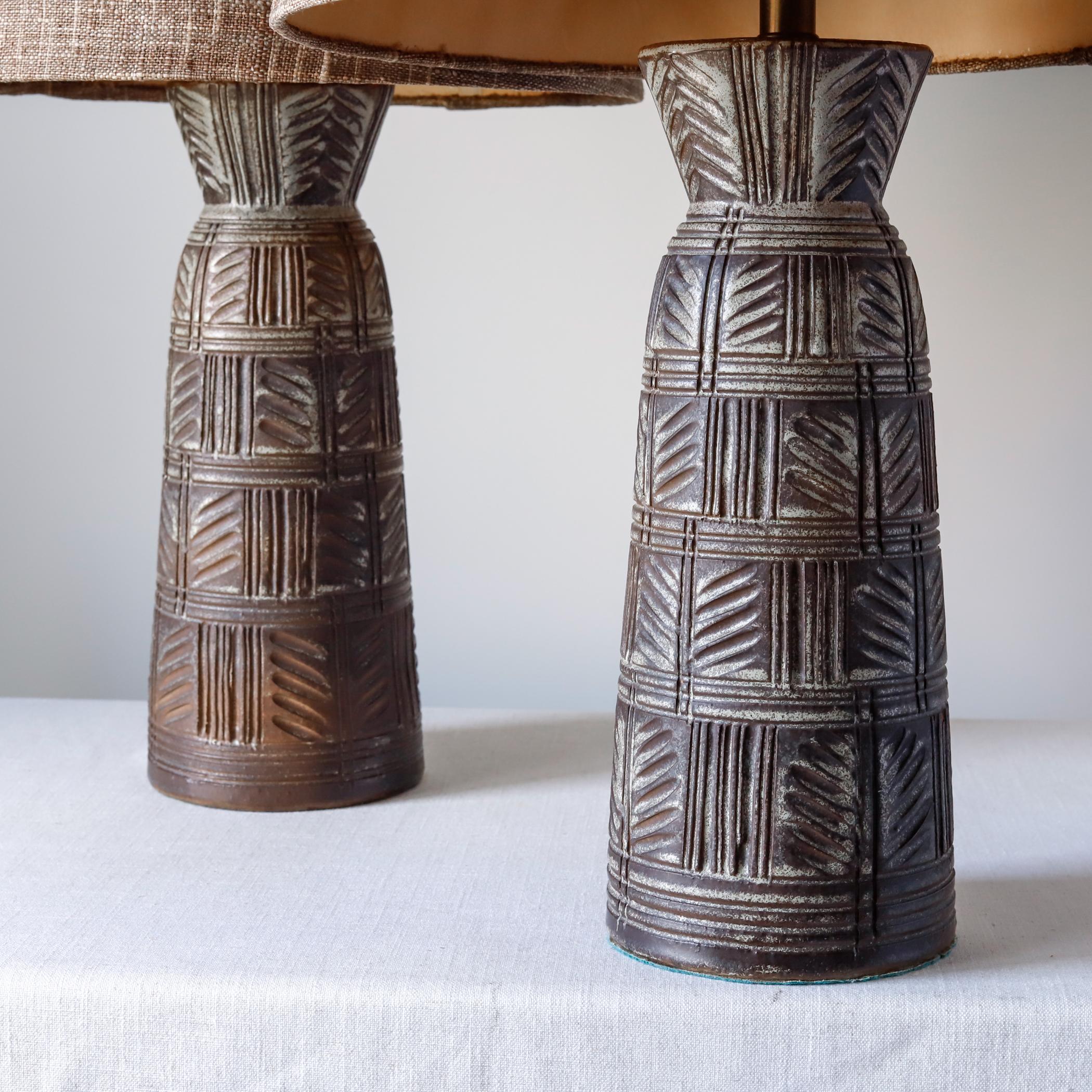 Pair of Design Technics Ceramic Lamps, Carved Design by Lee Rosen, 1950s In Good Condition In Raleigh, NC