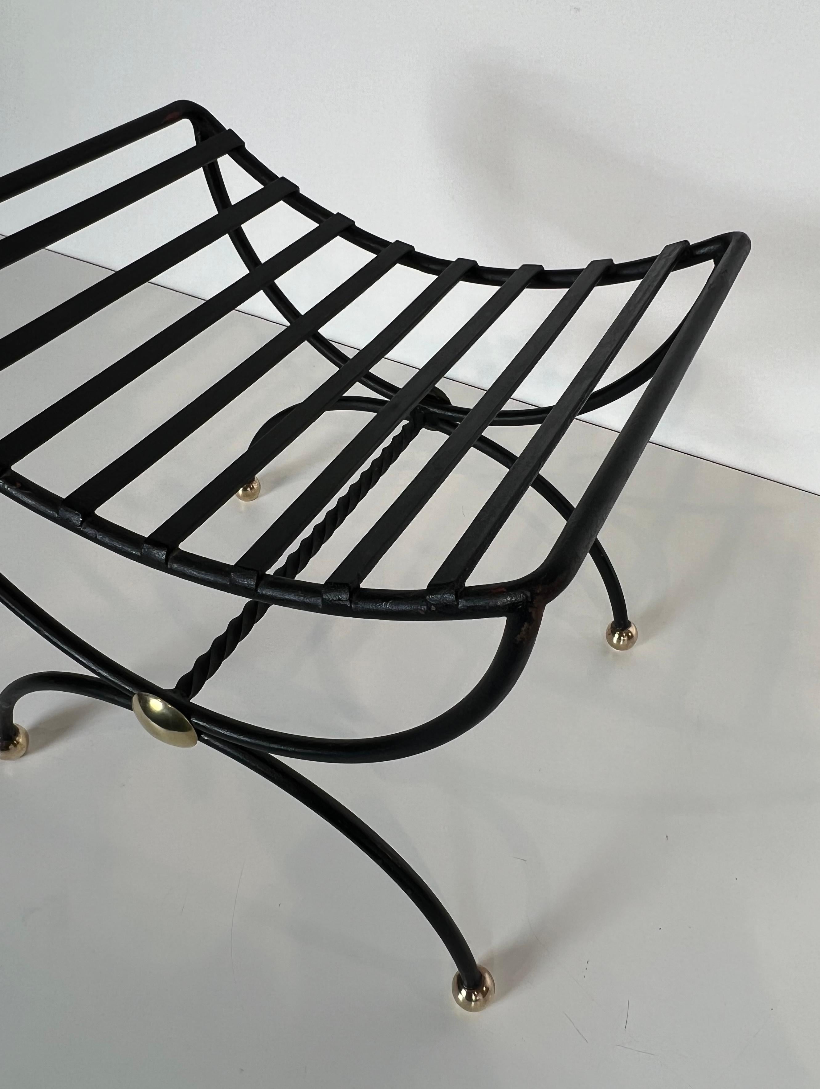 Paire de tabourets Curule Design en fer forgé et laiton en vente 2
