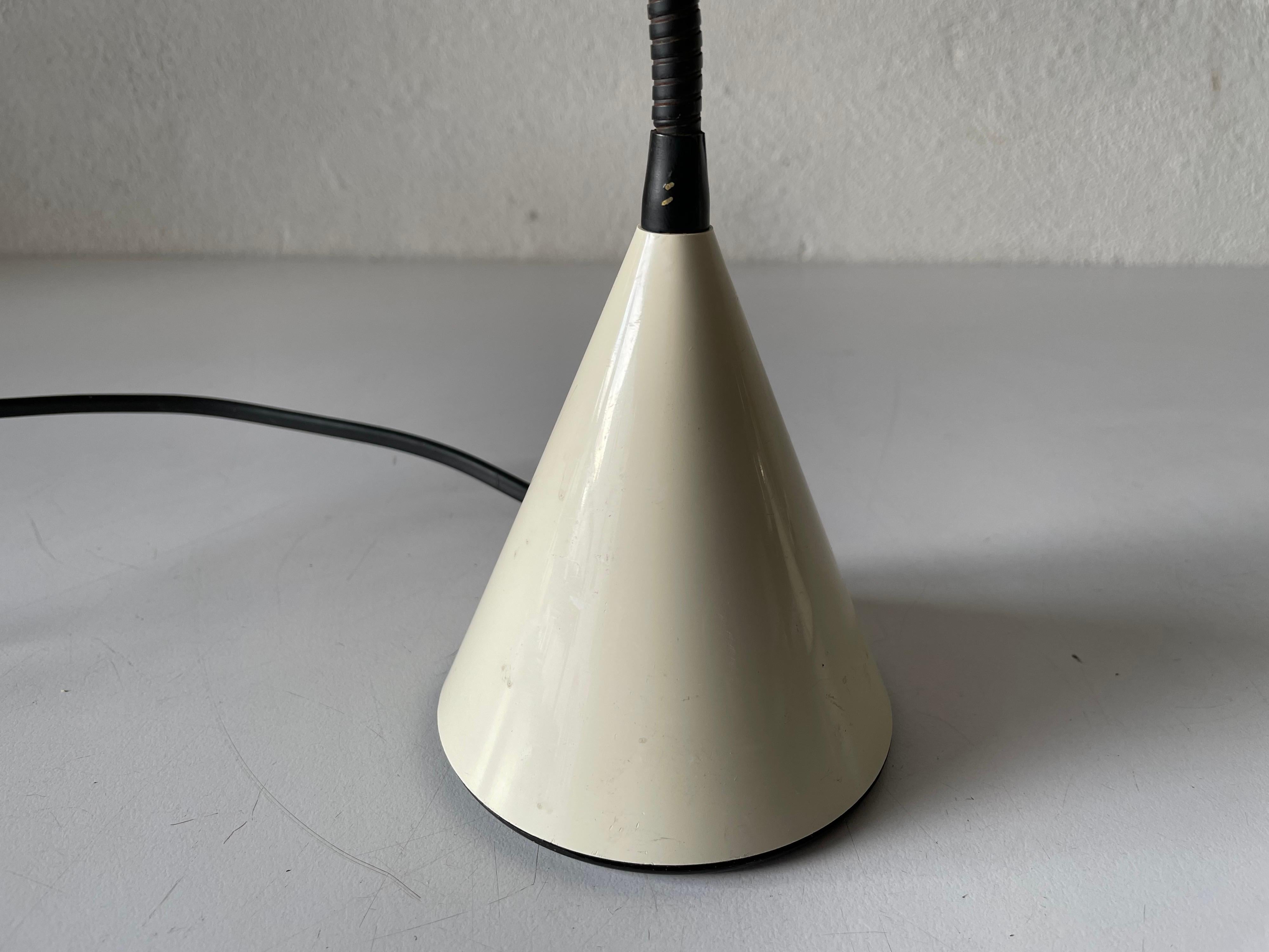 Fin du 20e siècle Paire de lampes de bureau modèle Twist de S. Renko pour Egoluce, années 1980, Italie en vente
