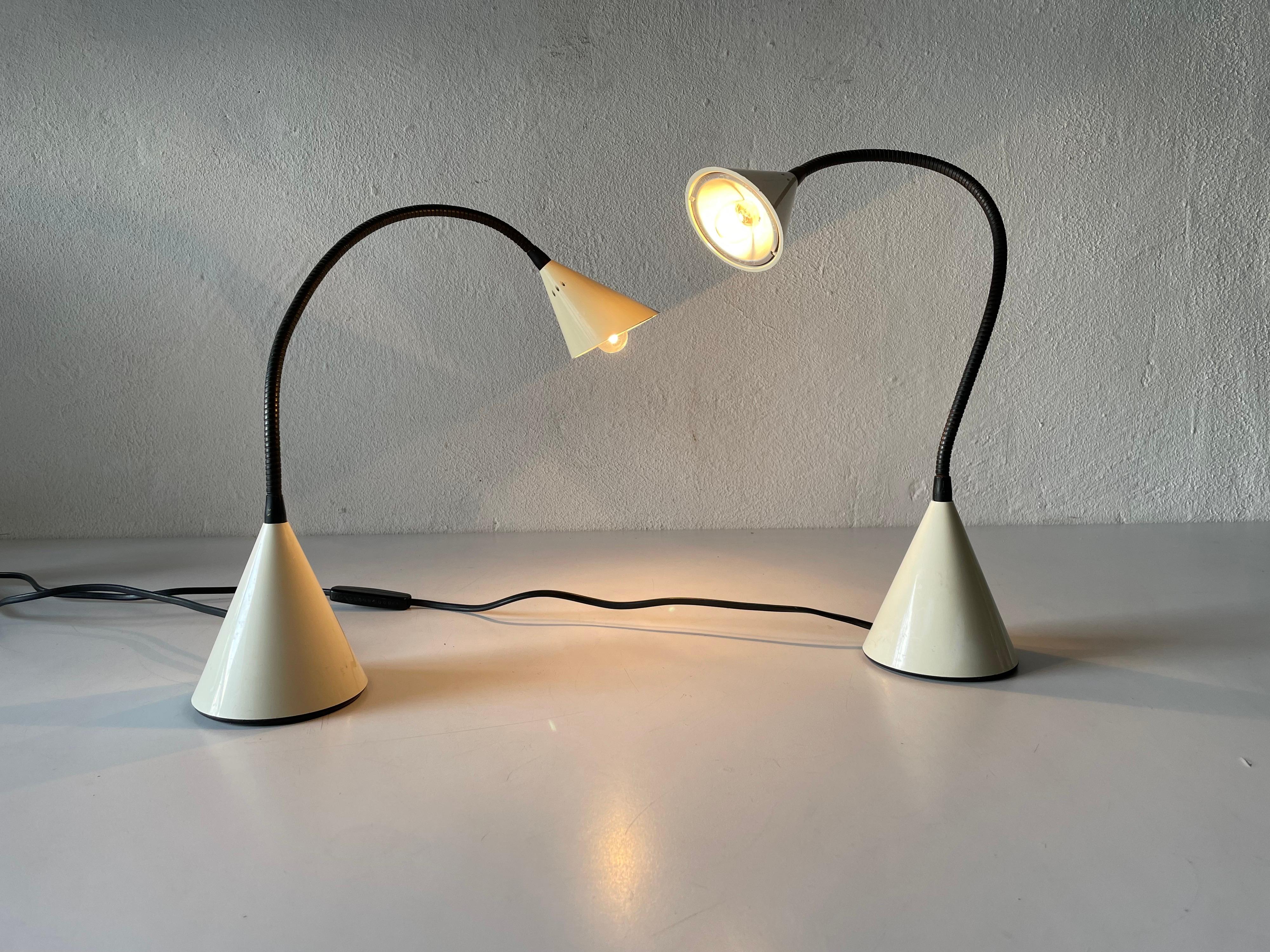 Paire de lampes de bureau modèle Twist de S. Renko pour Egoluce, années 1980, Italie en vente 1