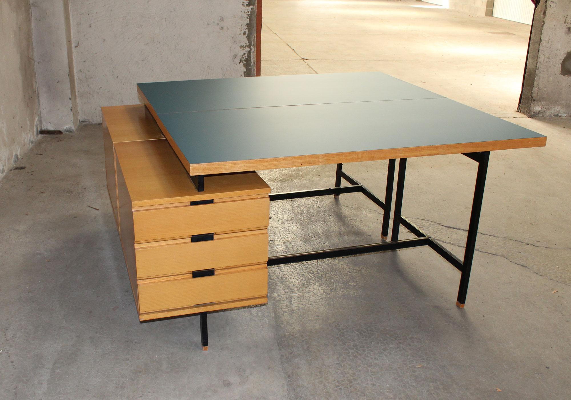 Rare pair of desk in ash and formica of Pierre Guariche for the Minvieille brand. Typical French work of the 50s.