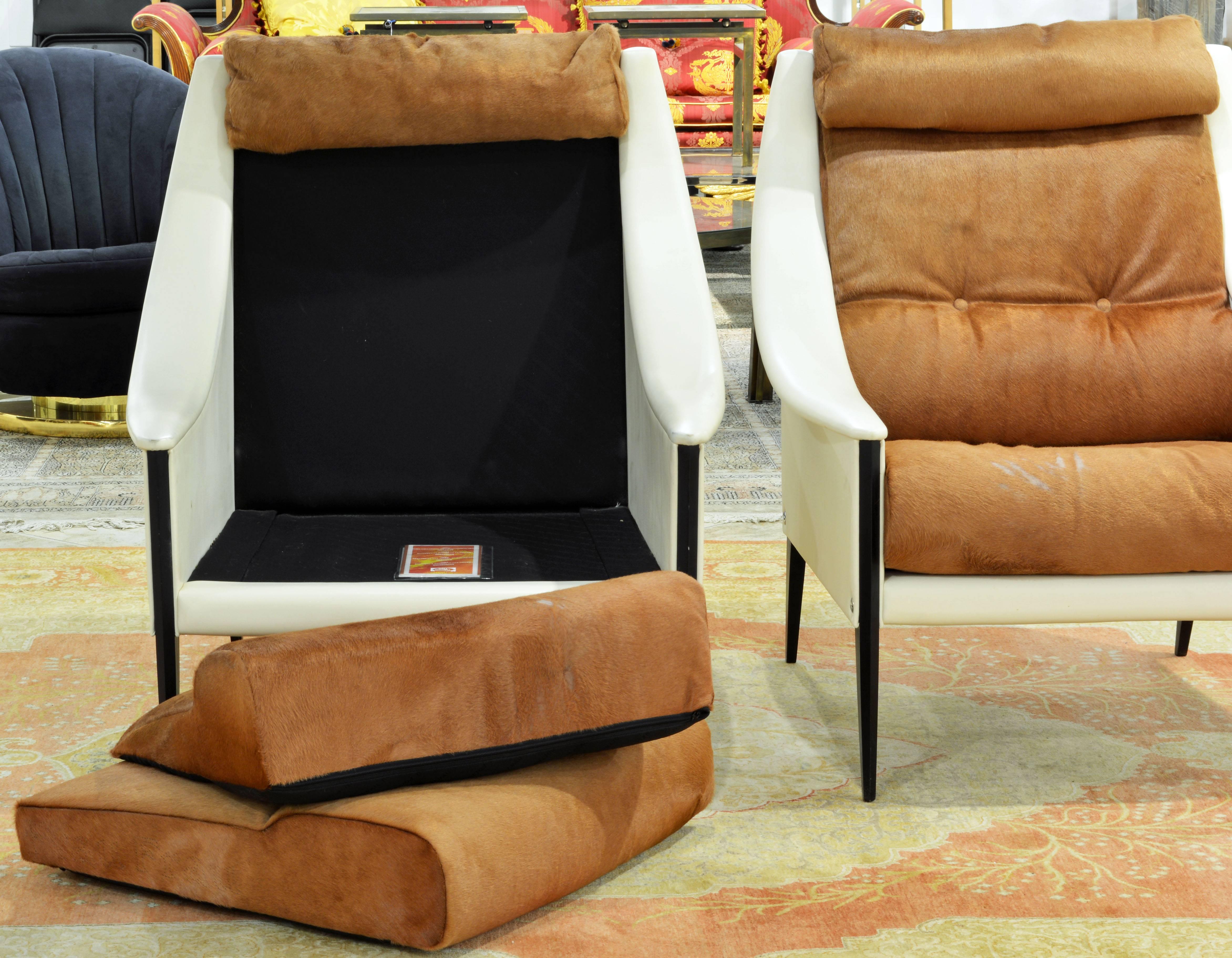 Pair of Poltrona Frau 'Dezza' Leather and Cow Hide Lounge Chairs by Gio Ponti 5