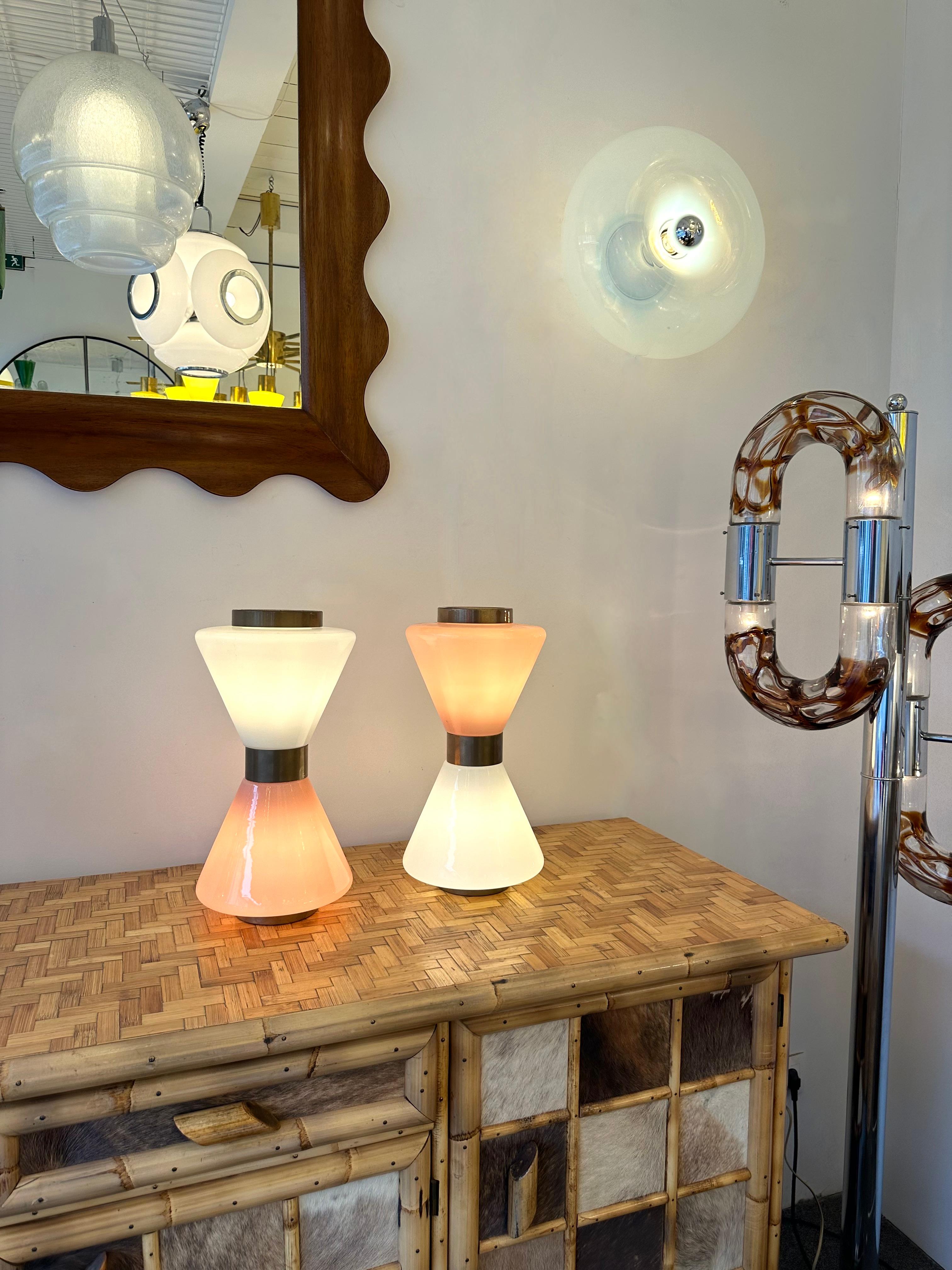 Pair of set of 2 table or bedside lamps lights lightning Diabolo pink and white murano glass and gilt gold painted metal varnish. Possible to install up and down position. Contemporary work made with old stock of 70s Murano glass. In the mood of