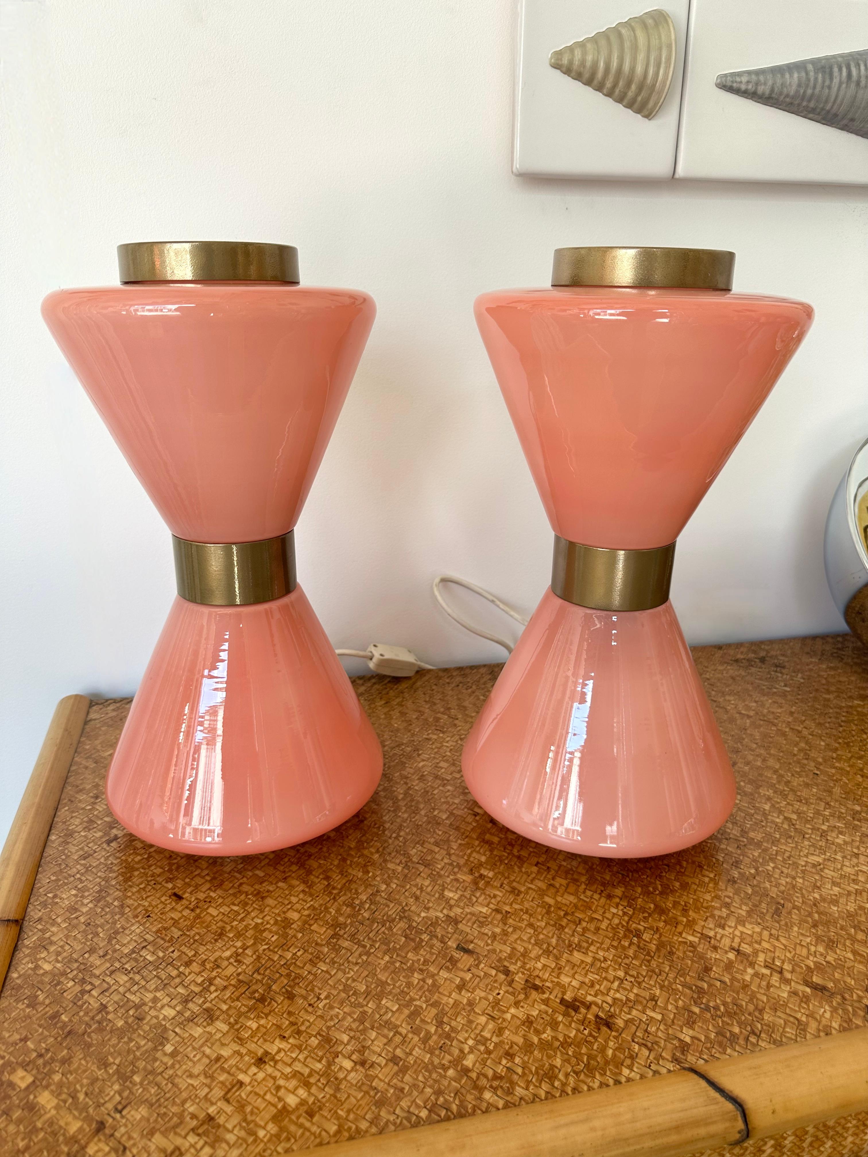 Pair of Diabolo Lamps Pink Murano Glass and Brass. Italy, 1970s In Good Condition In SAINT-OUEN, FR