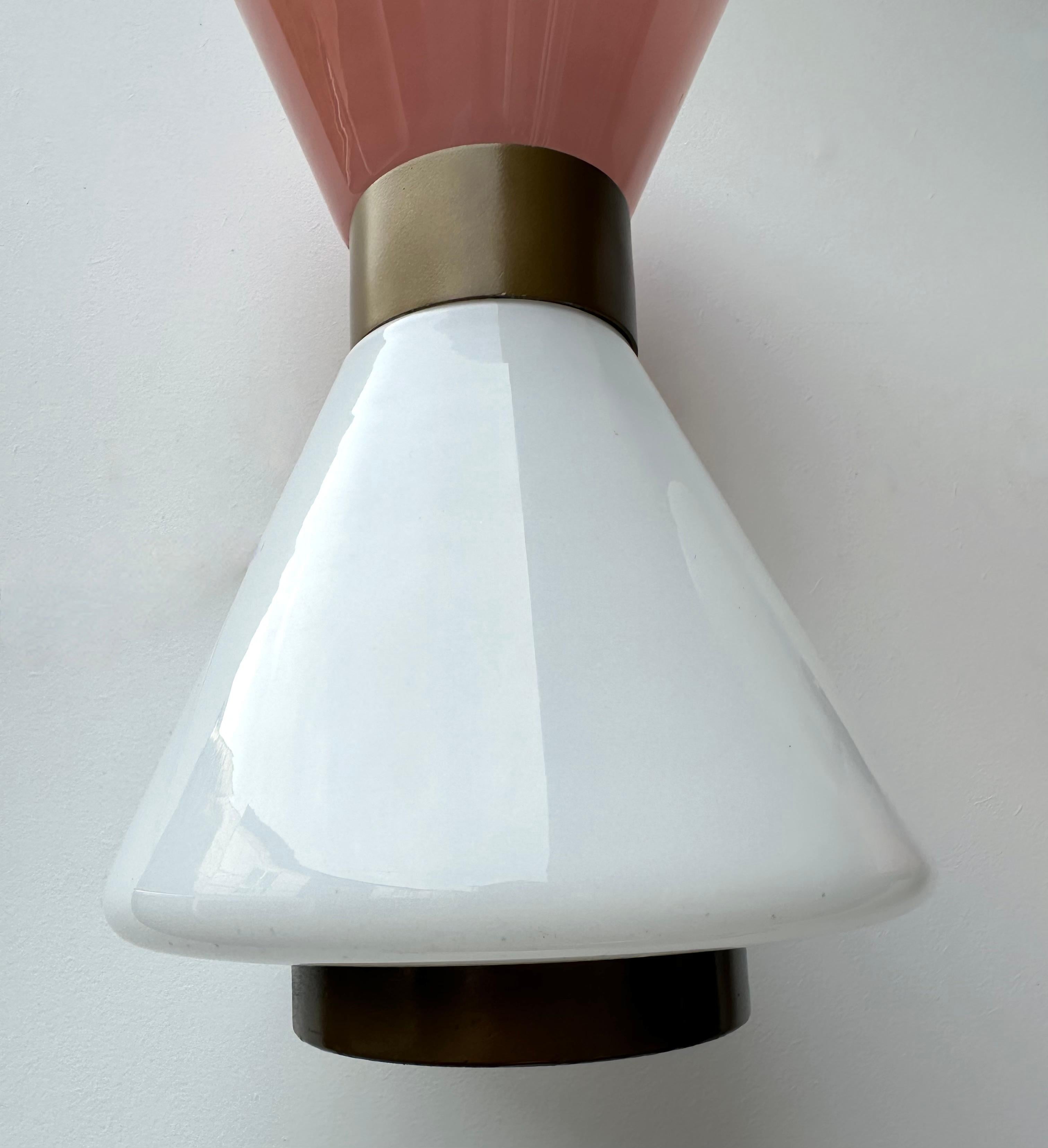 Pair of Diabolo Sconces Pink and White Murano Glass. Italy In Good Condition For Sale In SAINT-OUEN, FR