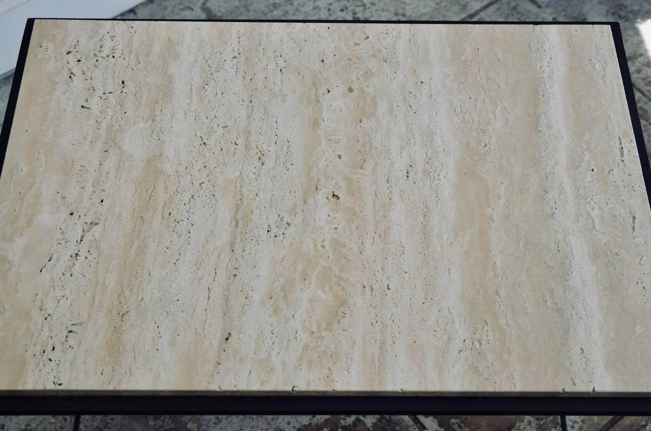 Paar 'Diagramme'-Beistelltische aus Schmiedeeisen und Travertin von Design Frres im Angebot 1