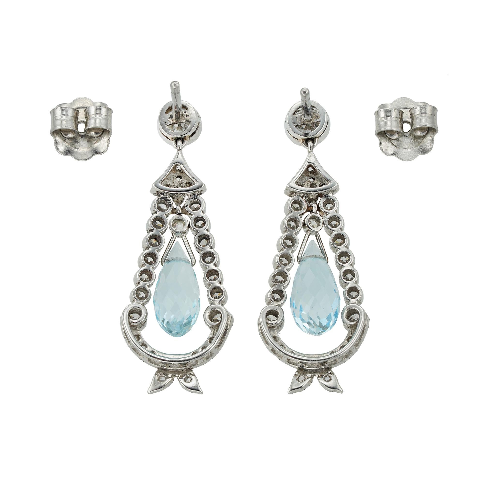 Moderne Paire de boucles d'oreilles en goutte en diamant et aigue-marine en vente