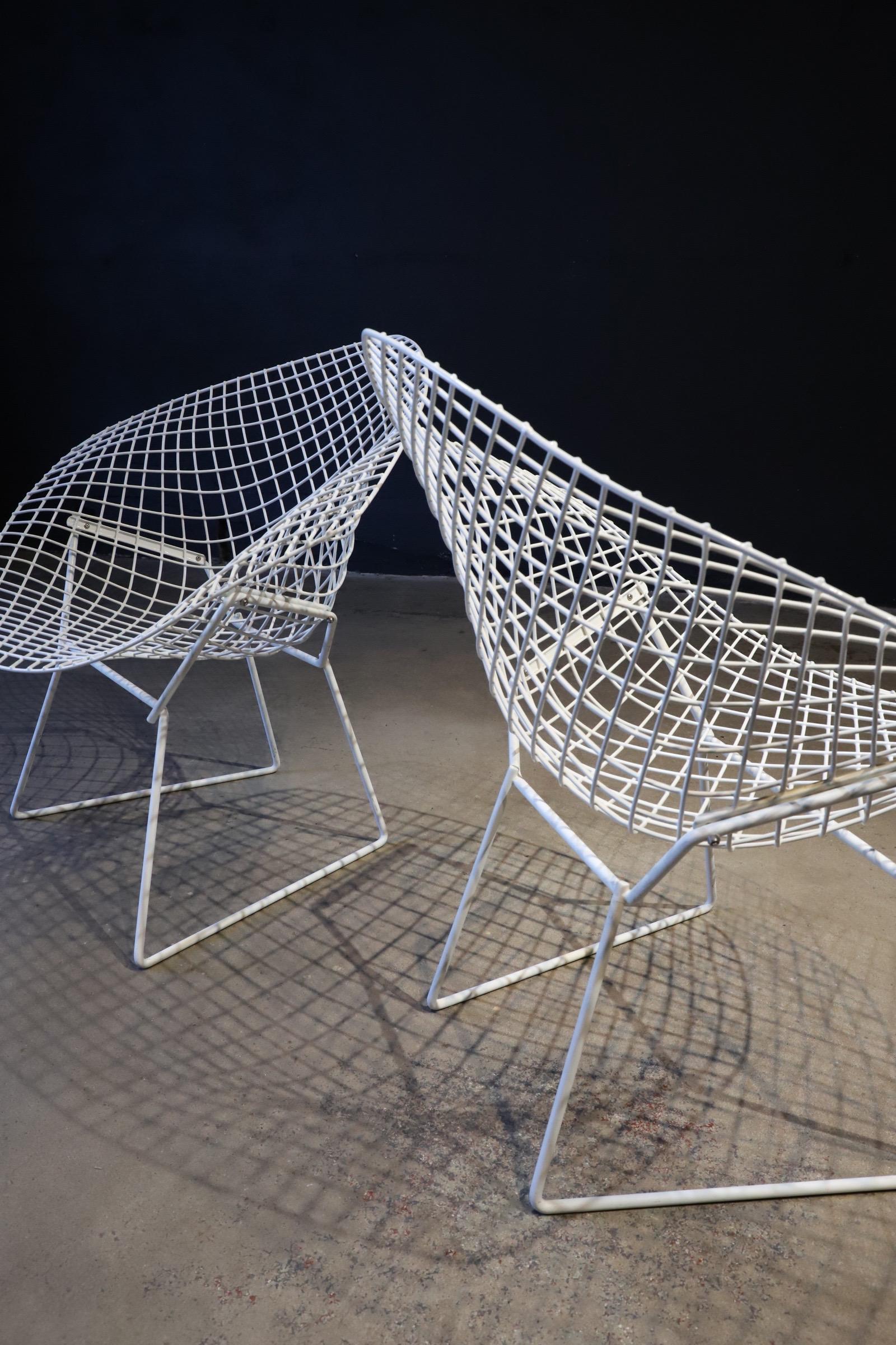 Mid-Century Modern Pair of Diamond Chairs by Harry Bertoia