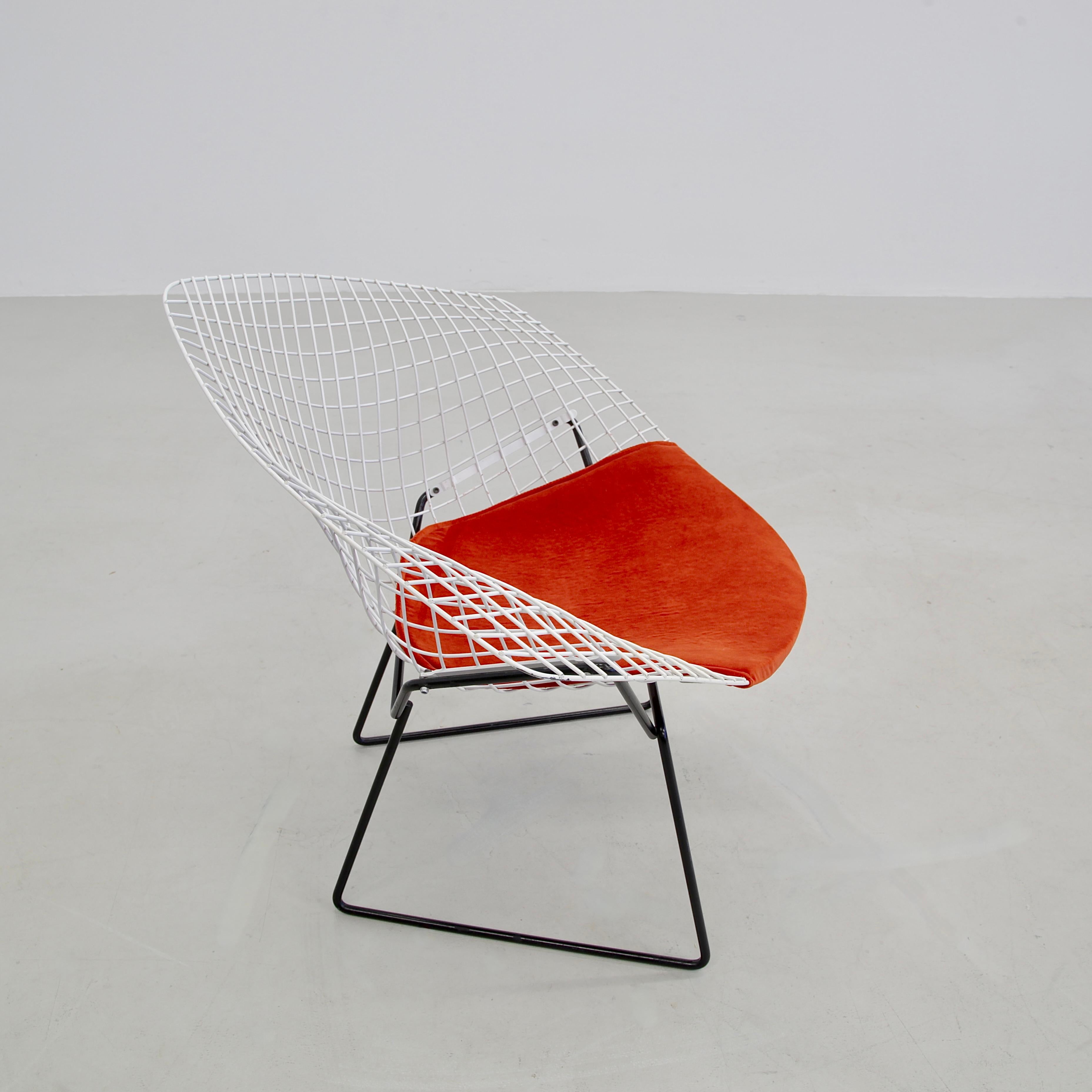 Mid-Century Modern PAIR of Diamond Chairs by Harry BERTOIA, KNOLL INTERNATIONAL For Sale