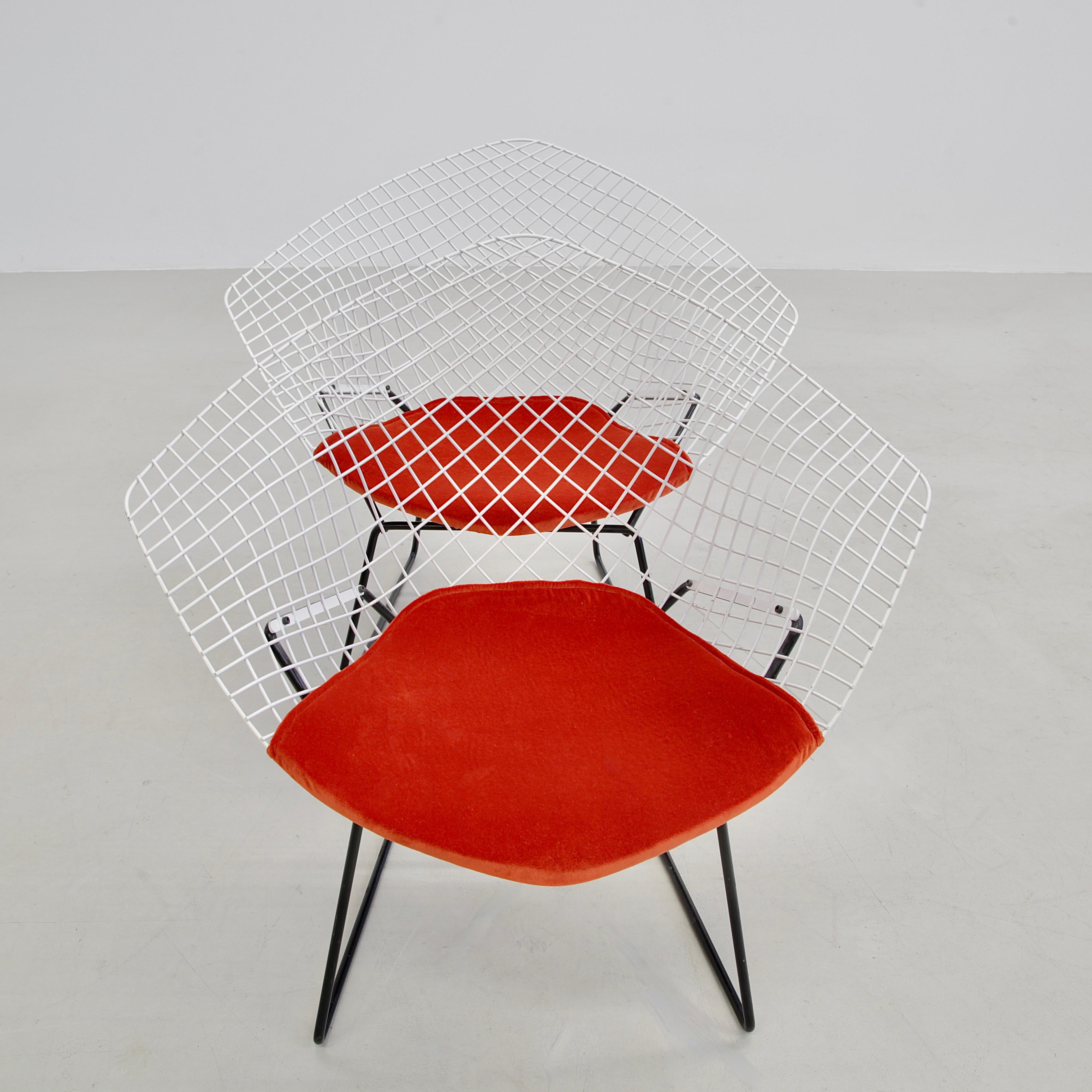 PAIR of Diamond Chairs by Harry BERTOIA, KNOLL INTERNATIONAL In Good Condition For Sale In Berlin, Berlin
