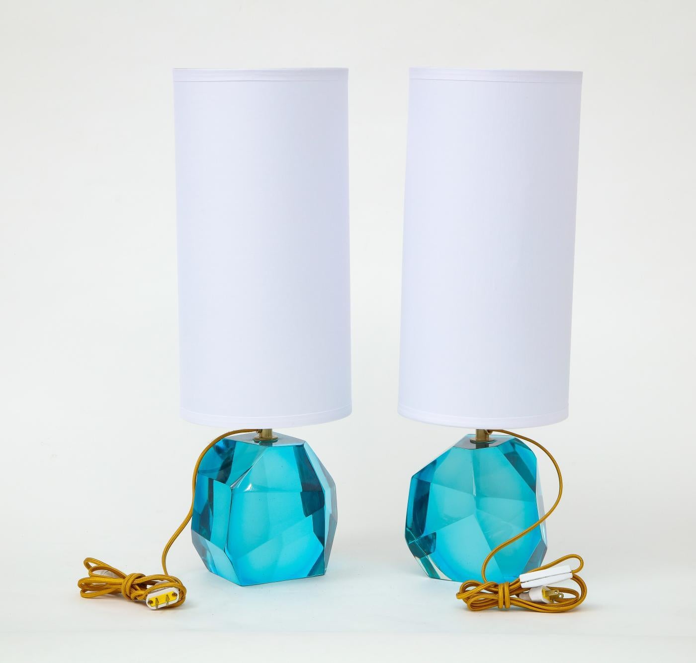 Contemporary Pair of Diamond Faceted Aquamarine Blue Topaz Murano Glass Lamps, Italy For Sale