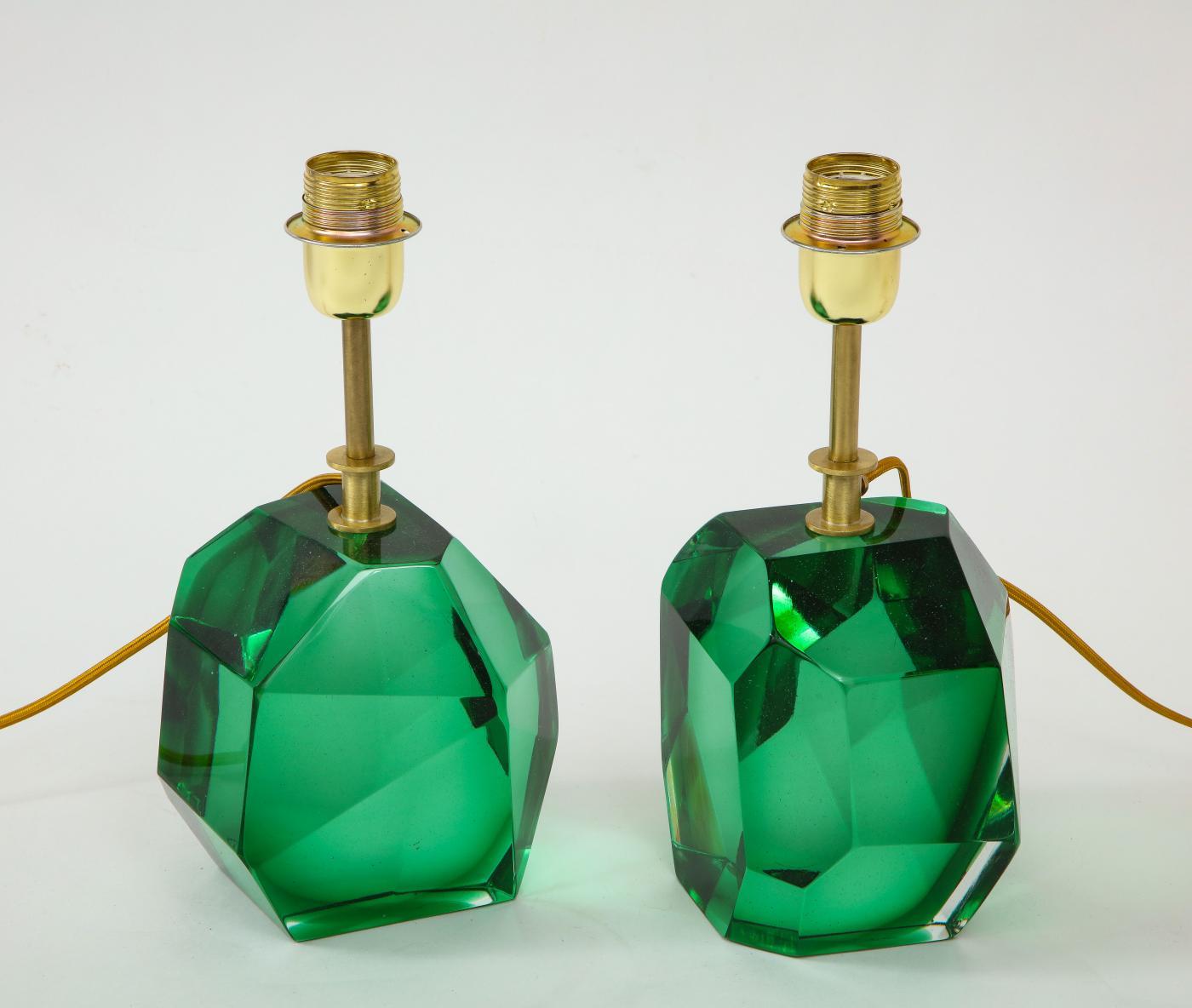 Pair of Faceted Emerald Green Solid Murano Glass Lamps, Signed, Italy For Sale 4