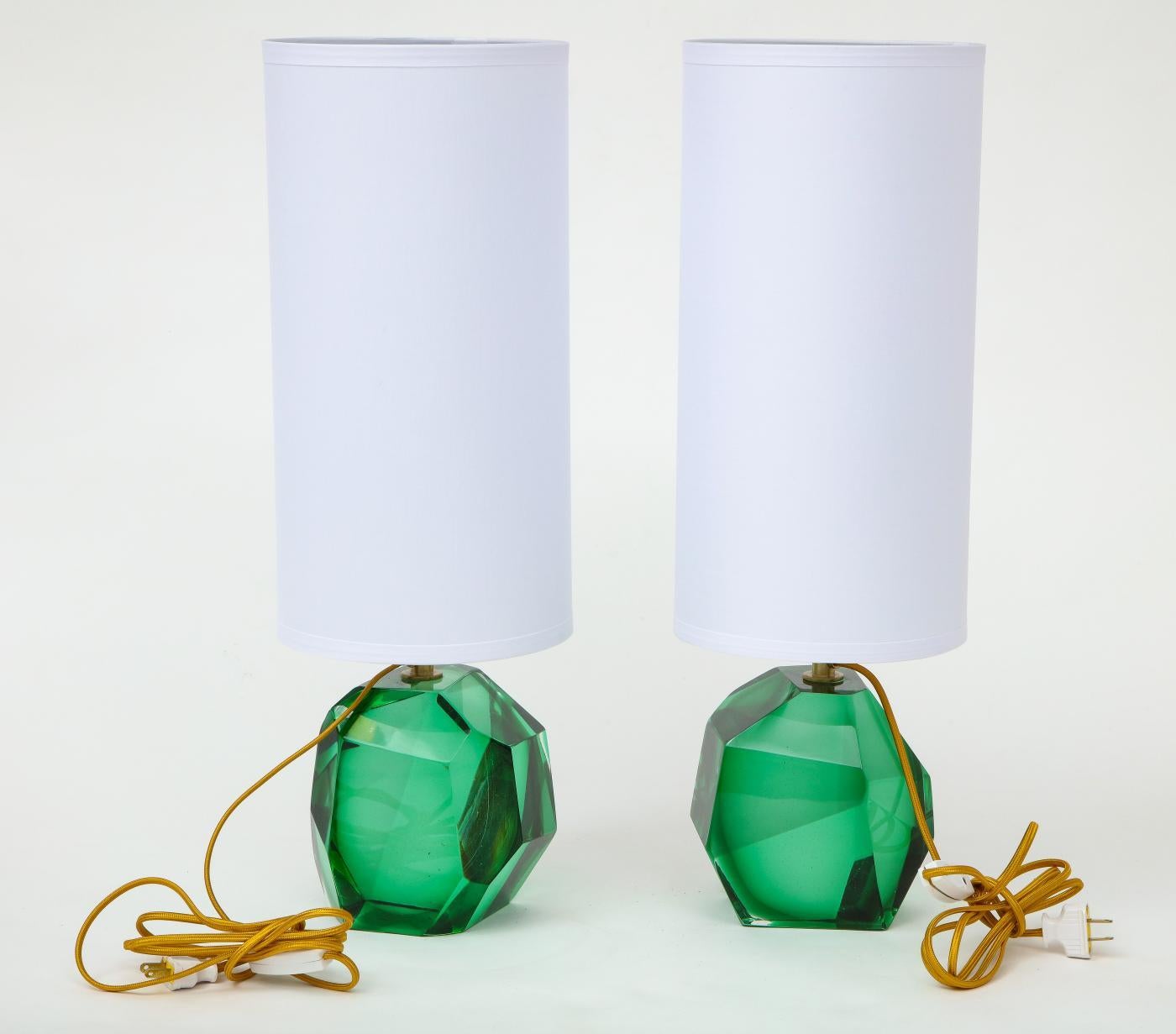 Contemporary Pair of Faceted Emerald Green Solid Murano Glass Lamps, Signed, Italy For Sale